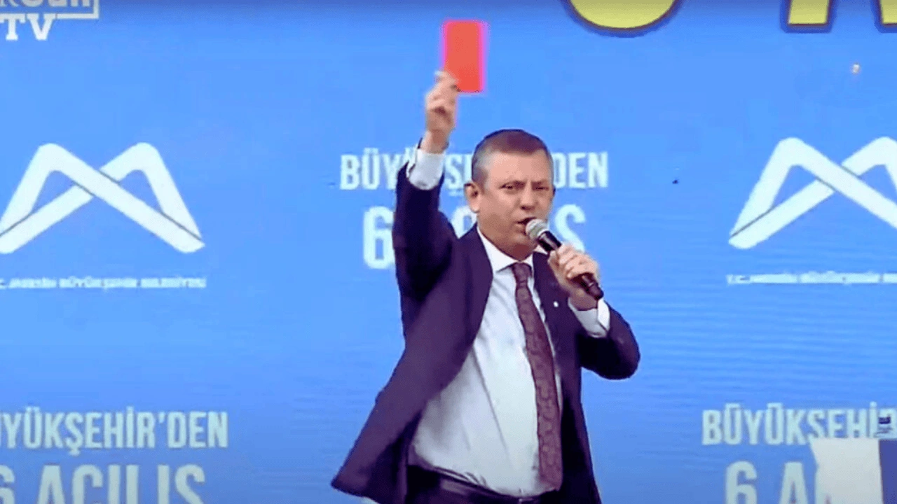 Özgür Özel Kırmızı Kart (1)