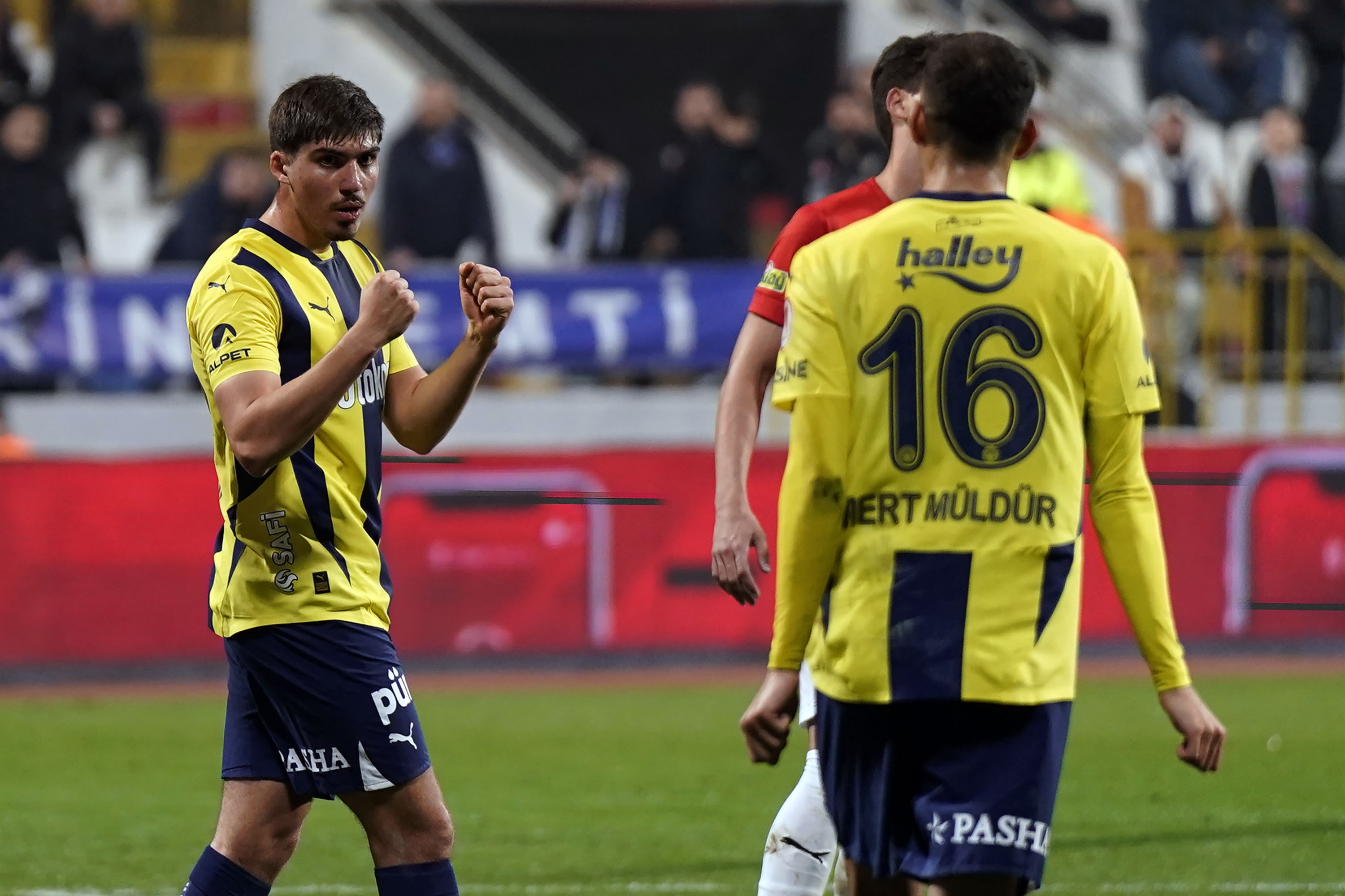 Yusuf Akçiçek'ten Ilk Gol Sevinci