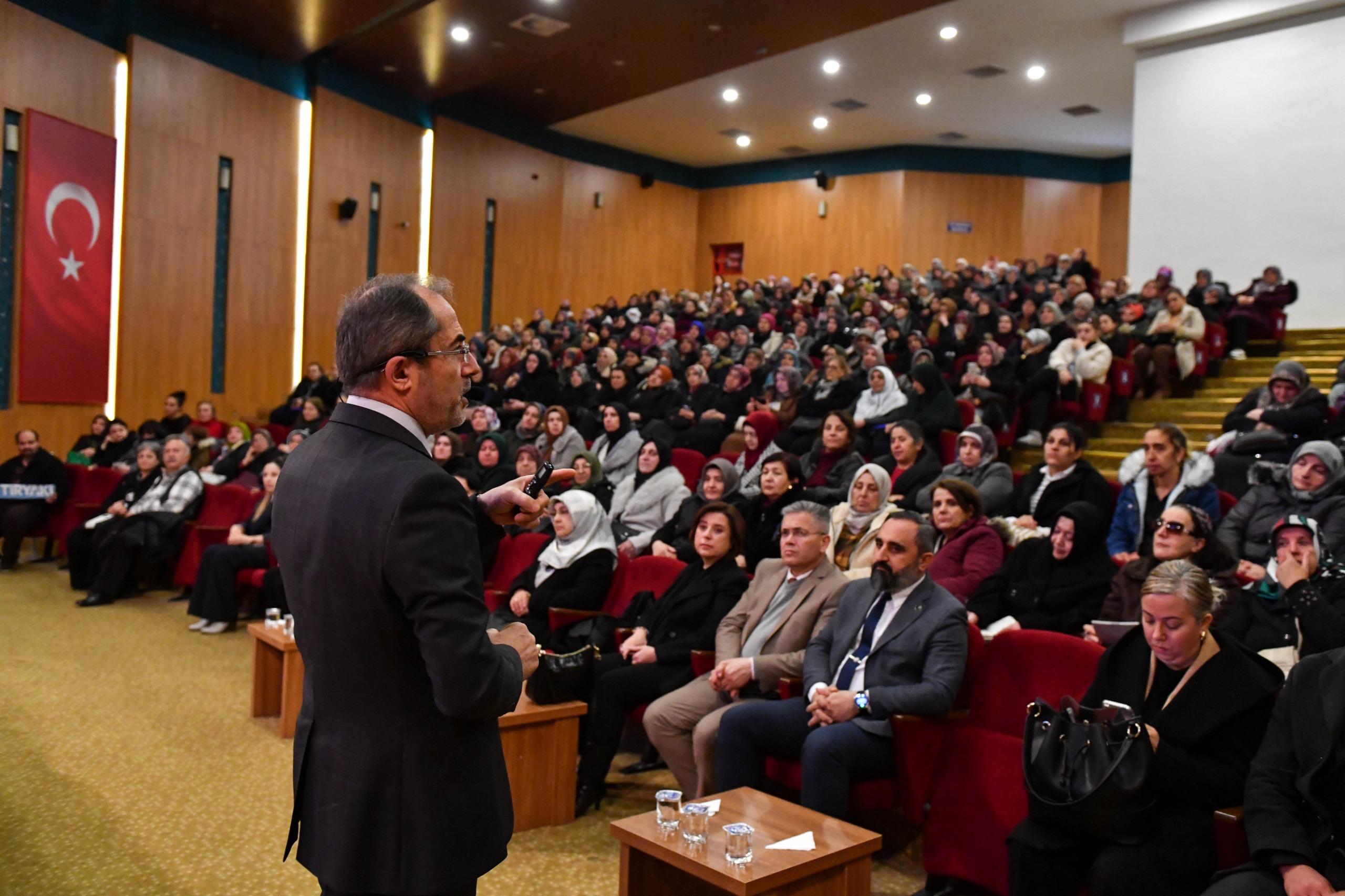 Altindağ Beledi̇yesi̇'nden İyi̇ İnsan Yeti̇şti̇rme Semi̇neri̇ (2)