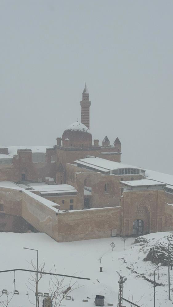 Ishak Paşa Sarayı Kar 1