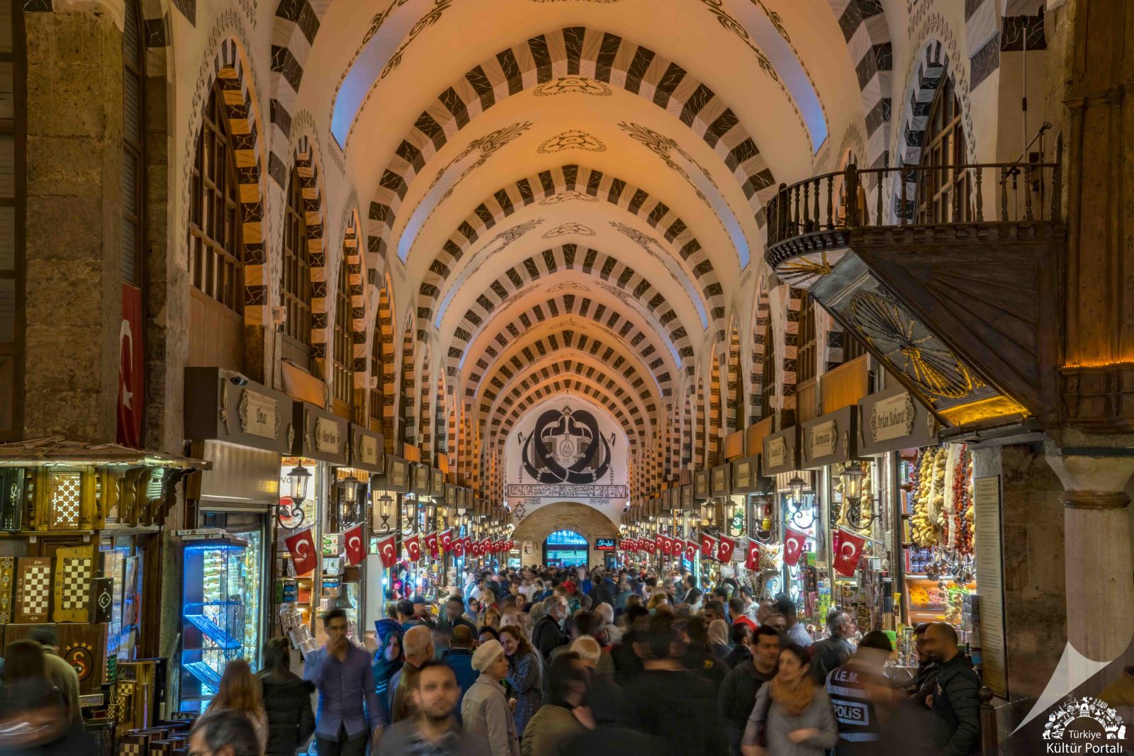 Mısır Çarşısı'nın Hikayesi 3