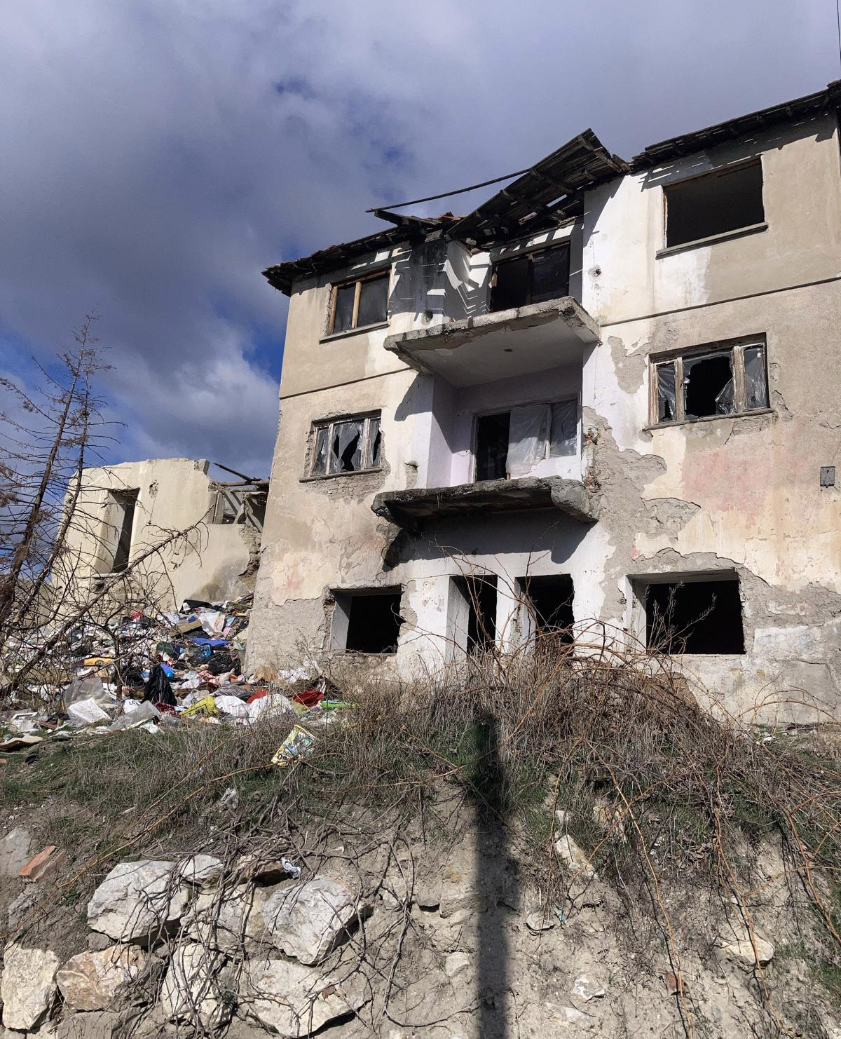 Yapı Kontrol Yukarı Dikmen Mah. Metruk Bina Yıkımı (1)