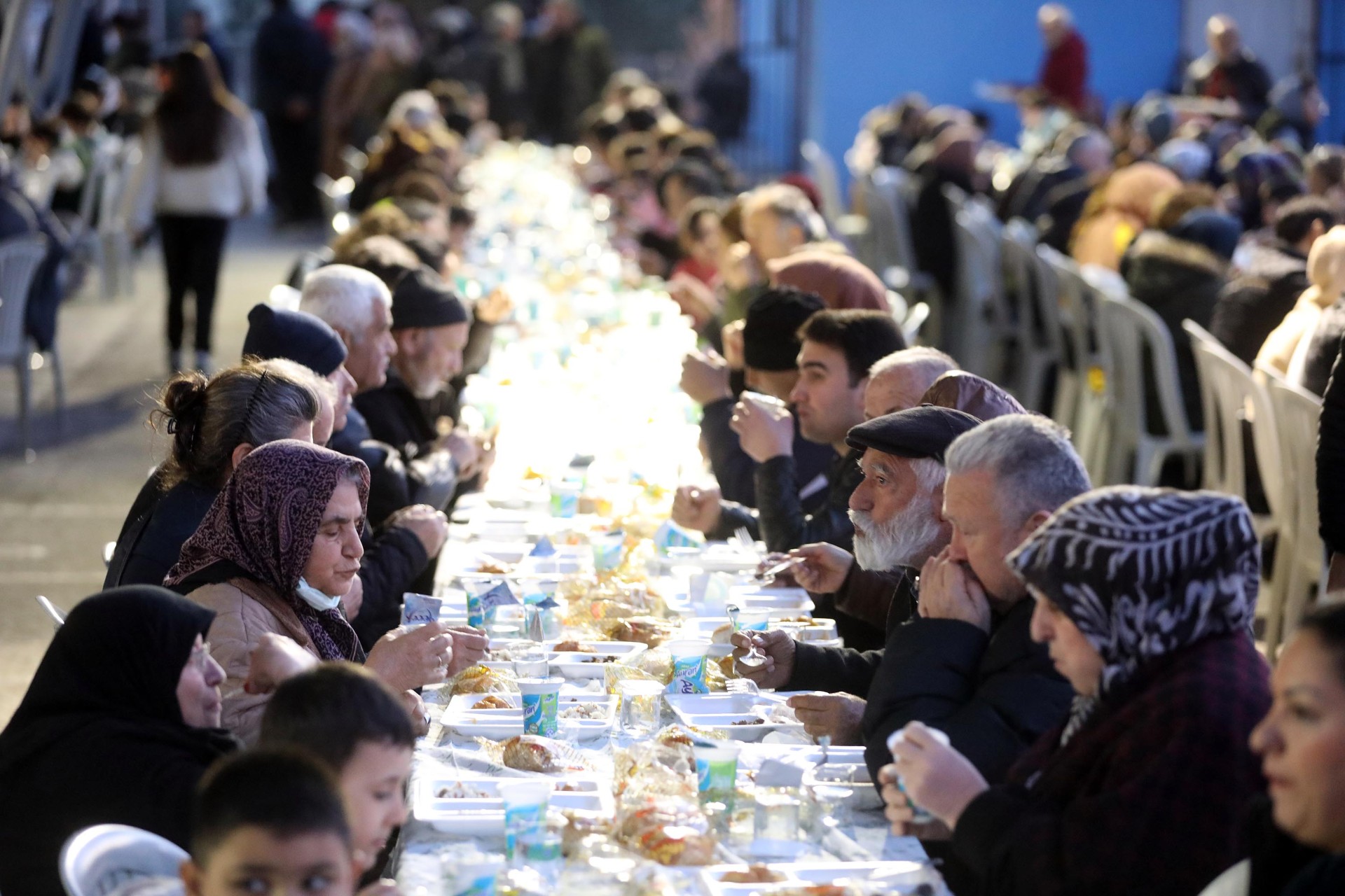 Başkan Yaşar Iftarda Ata Sakinleri Ile (1)