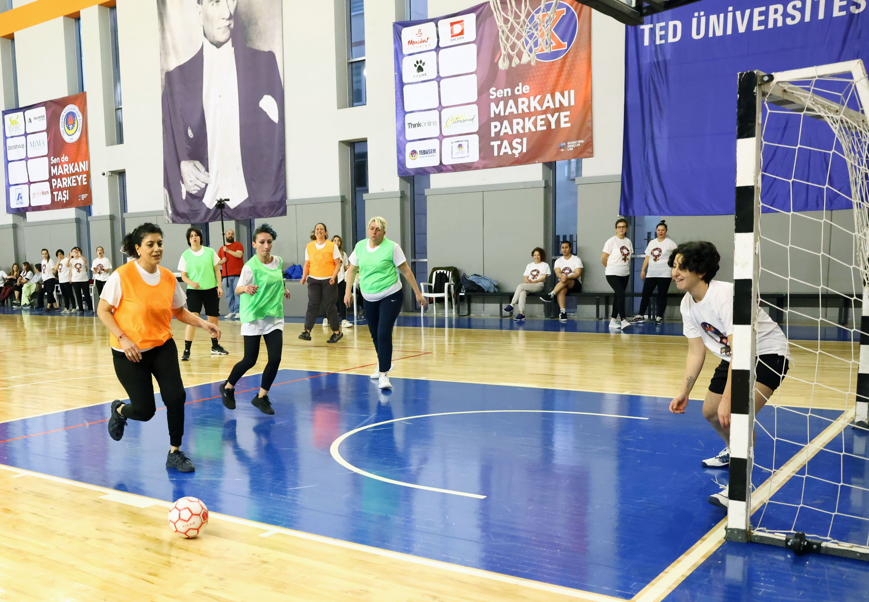 Kadın Ve Aile Hizmetleri Futsal Dostluk Maçı (3)