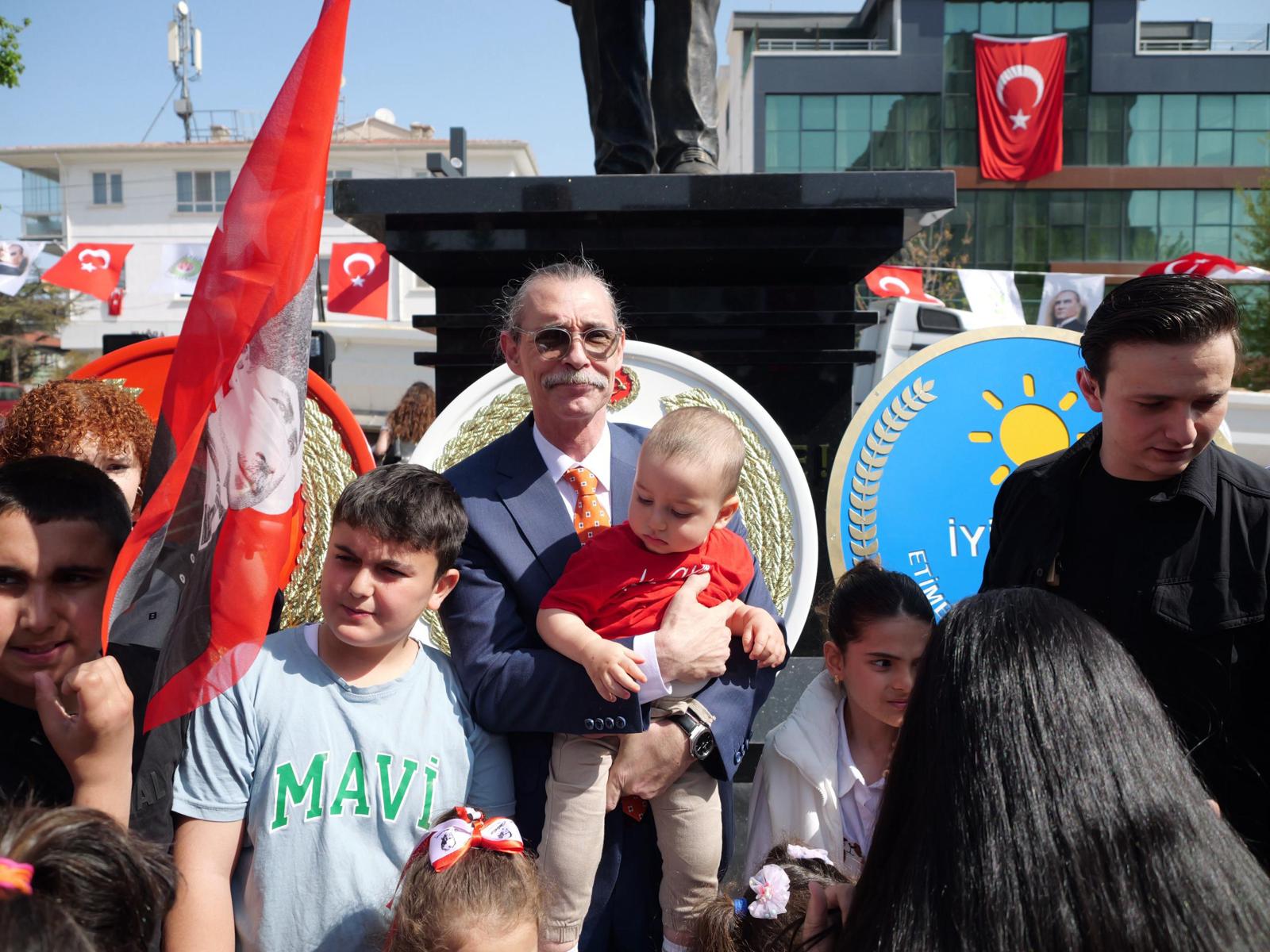 23 Ni̇san Anma Töreni̇ (2)