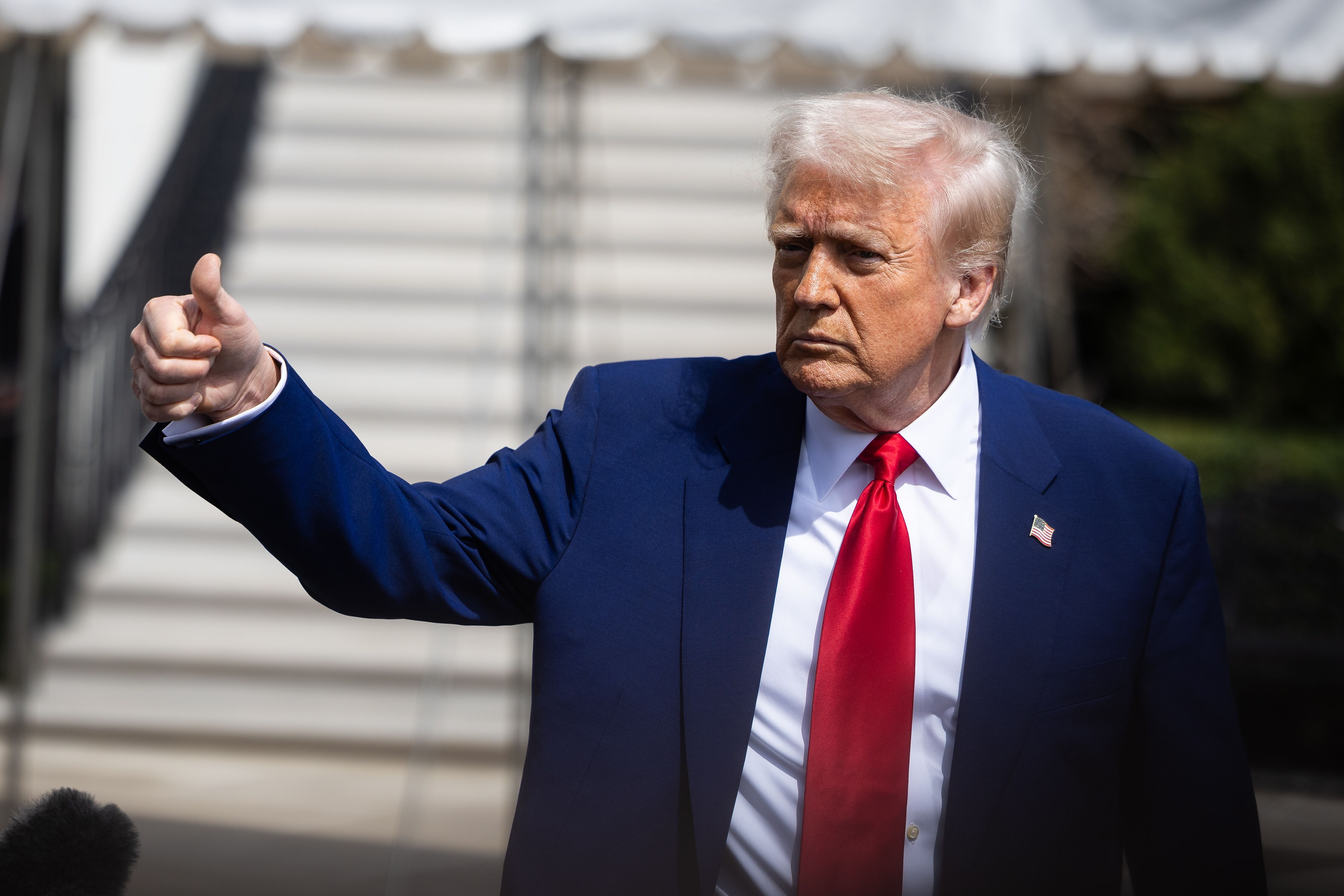 Trump Questions UK Decision to Grant Bail to Airbase Terror Suspects