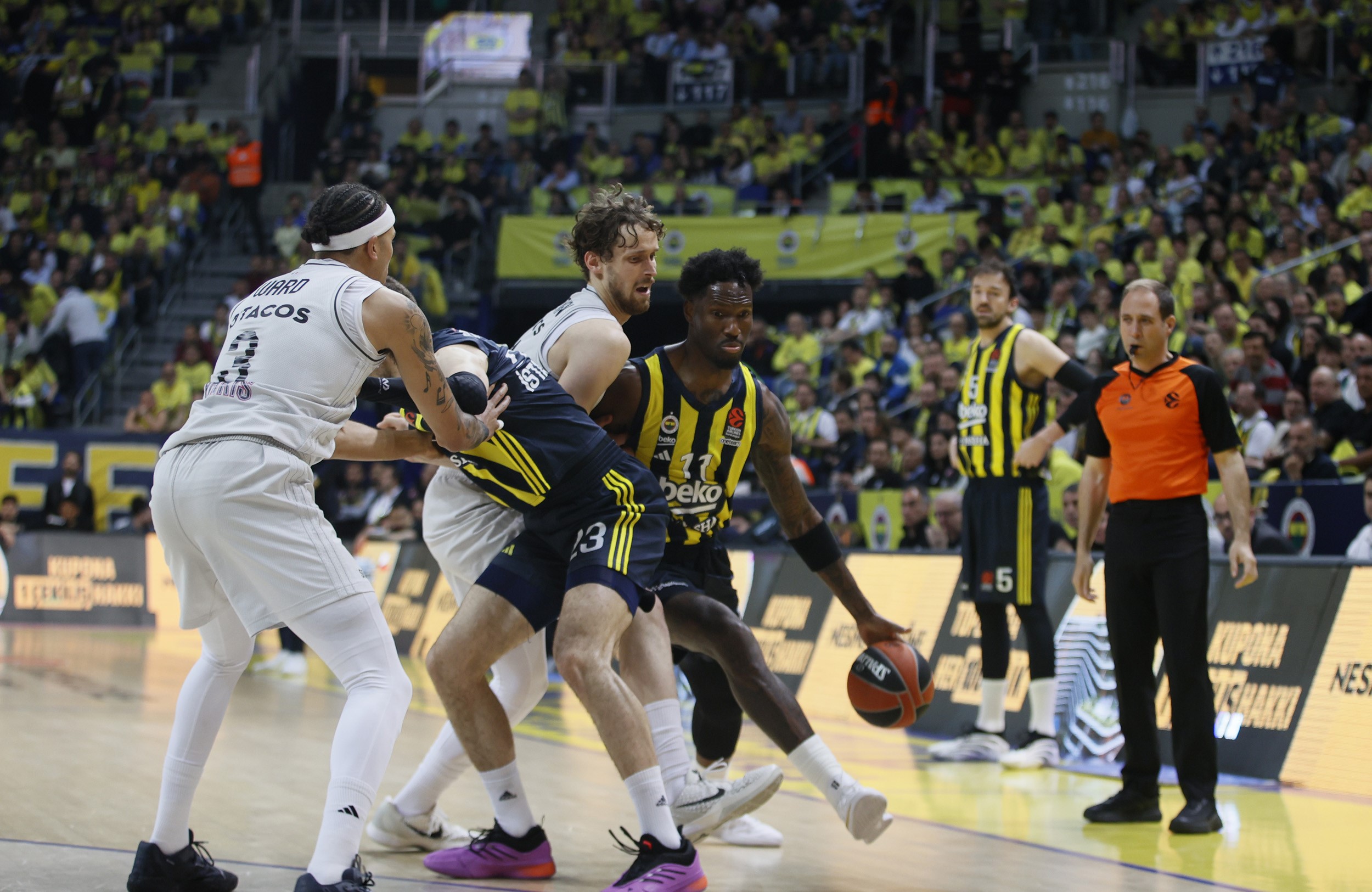 Fenerbahçe Beko, seride durumu 2-0’a getirdi - 2