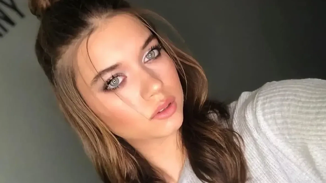 Afra Saraçoğlu9