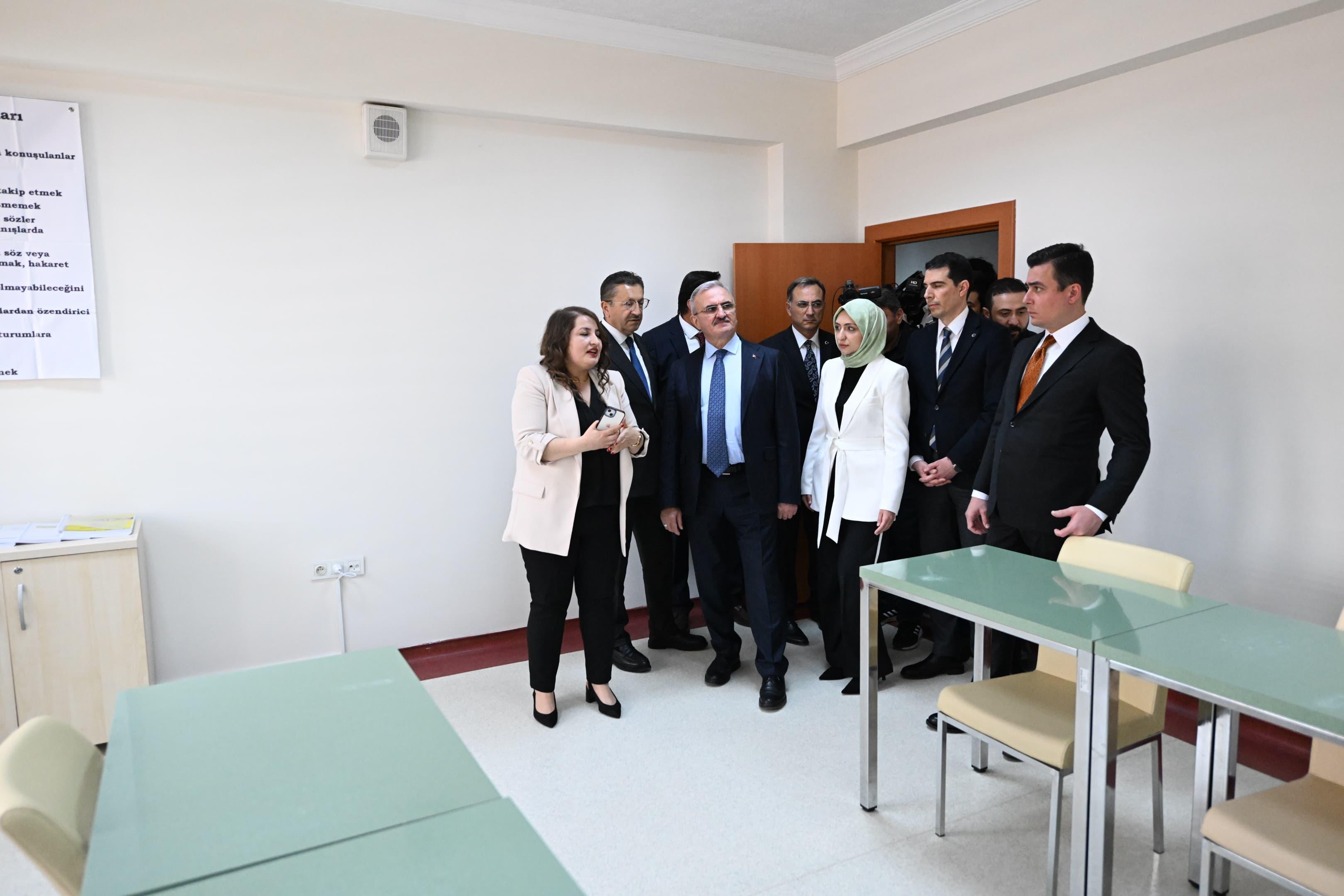 “Hayata Saril Danişmanlik Merkezi̇” Hi̇zmete Açildi (6)