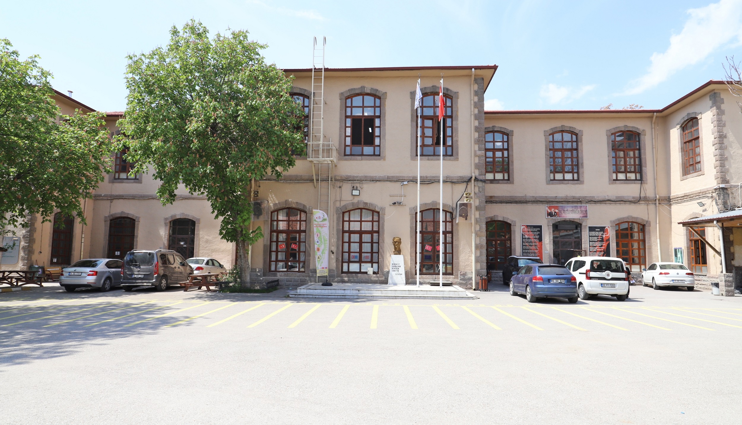 Ulus Mesleki Ve Teknik Anadolu Lisesi Kapatılmamalı (3)