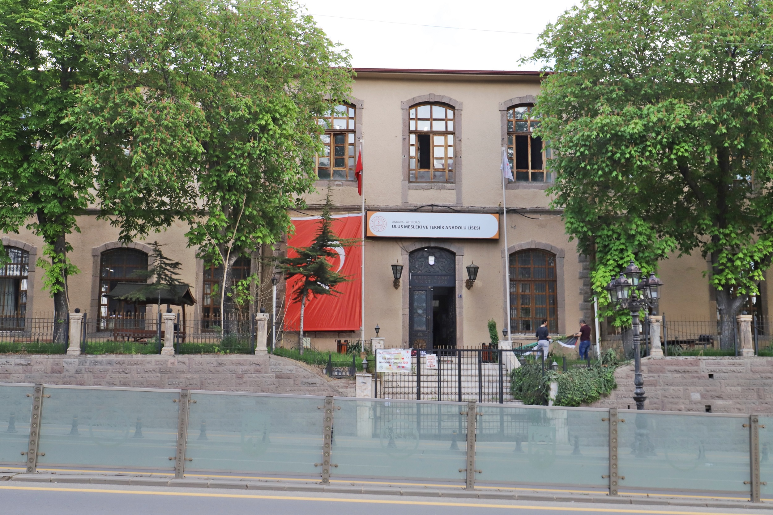 Ulus Mesleki Ve Teknik Anadolu Lisesi Kapatılmamalı (4)