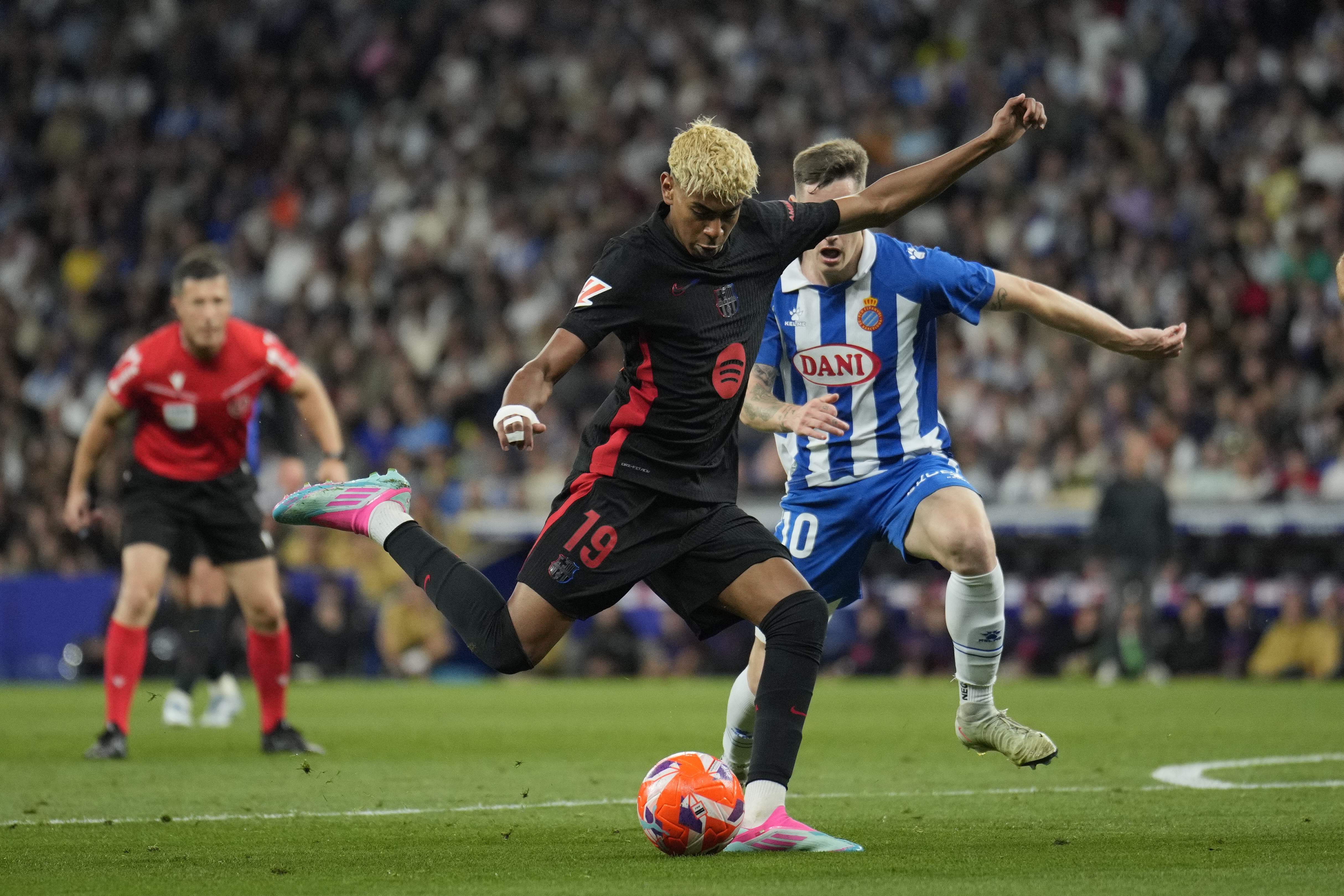 Barcelona, La Liga'da şampiyonluğunu ilan etti!