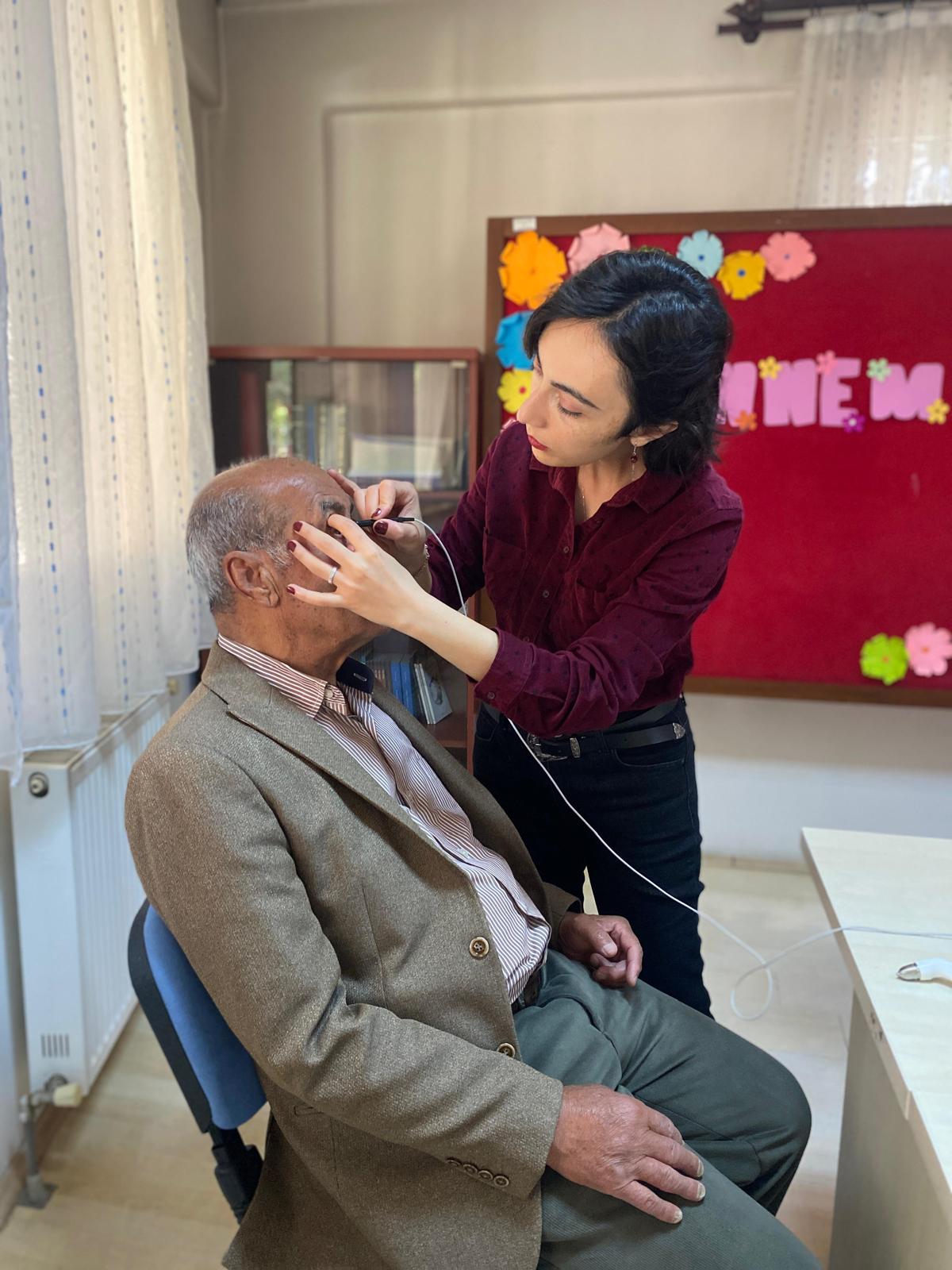 Altindağli Vatandaşlara Ücretsi̇z Göz Taramasi (8)