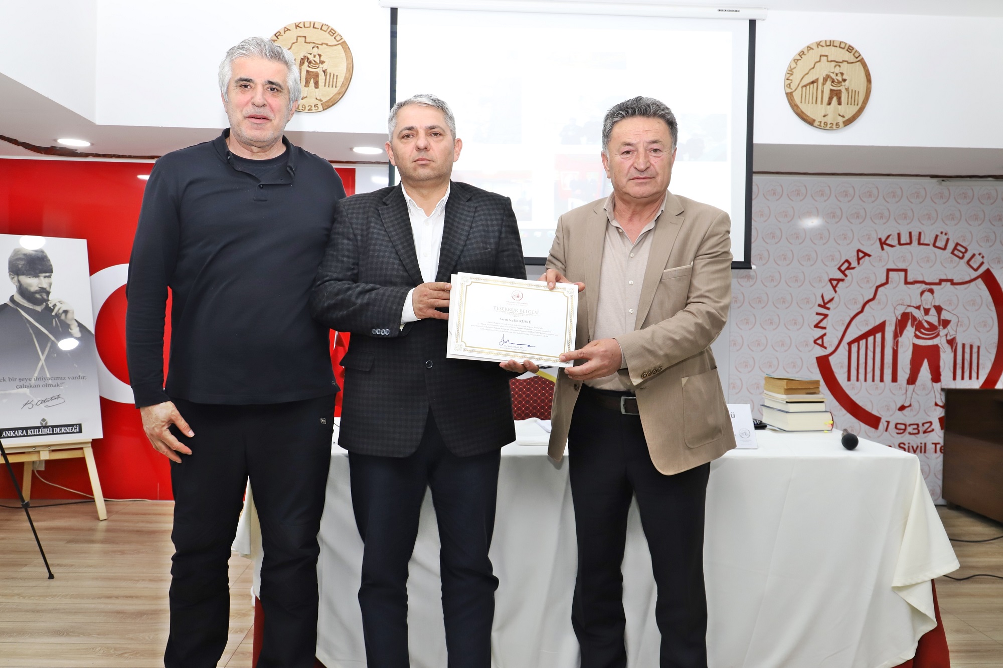  Ankara Manzarası Ve Surdaki Sır  (1)