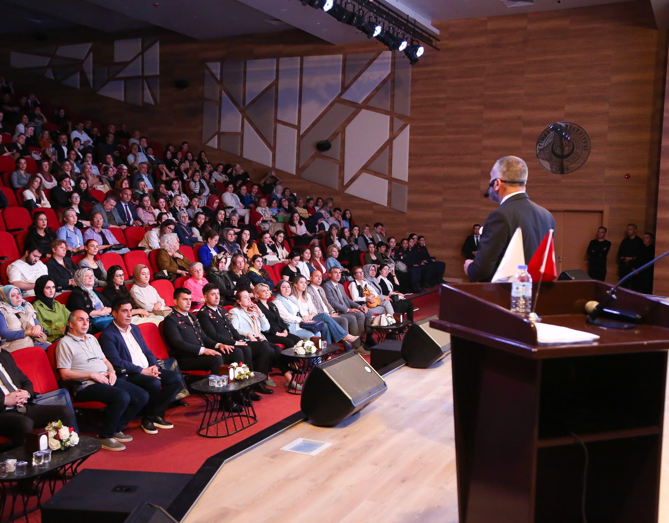 Anneler Gününe Özel Anlamli Semi̇ner (5)