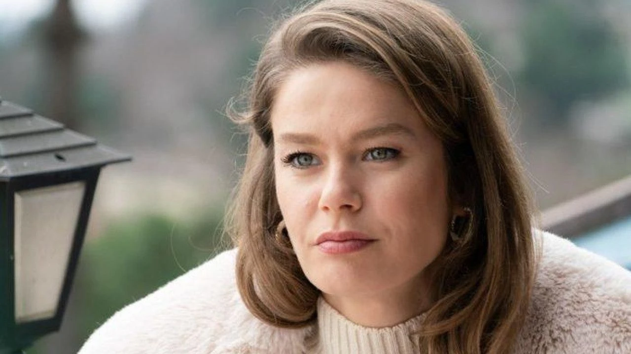 Burcu Biricik 12