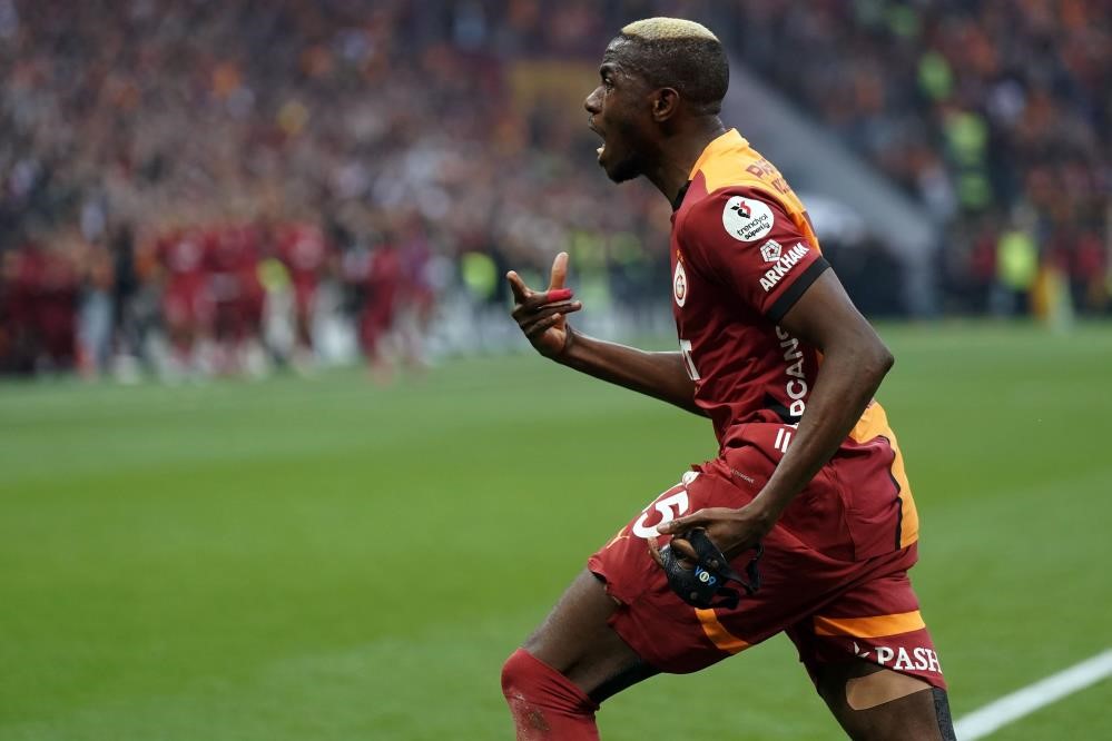 Galatasaray'da Osimhen Medyanın Zirvesine Oturdu!