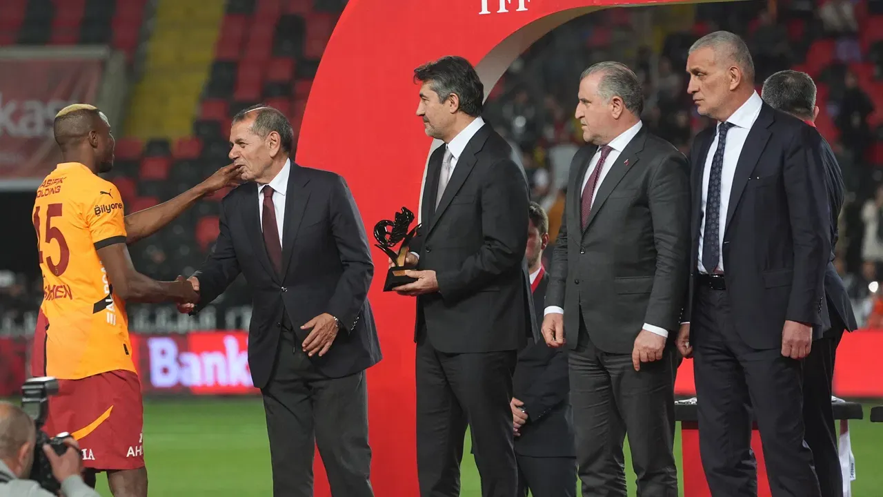 İbrahim Hacıosmanoğlu Kupayı Kendisi Verecek (1)