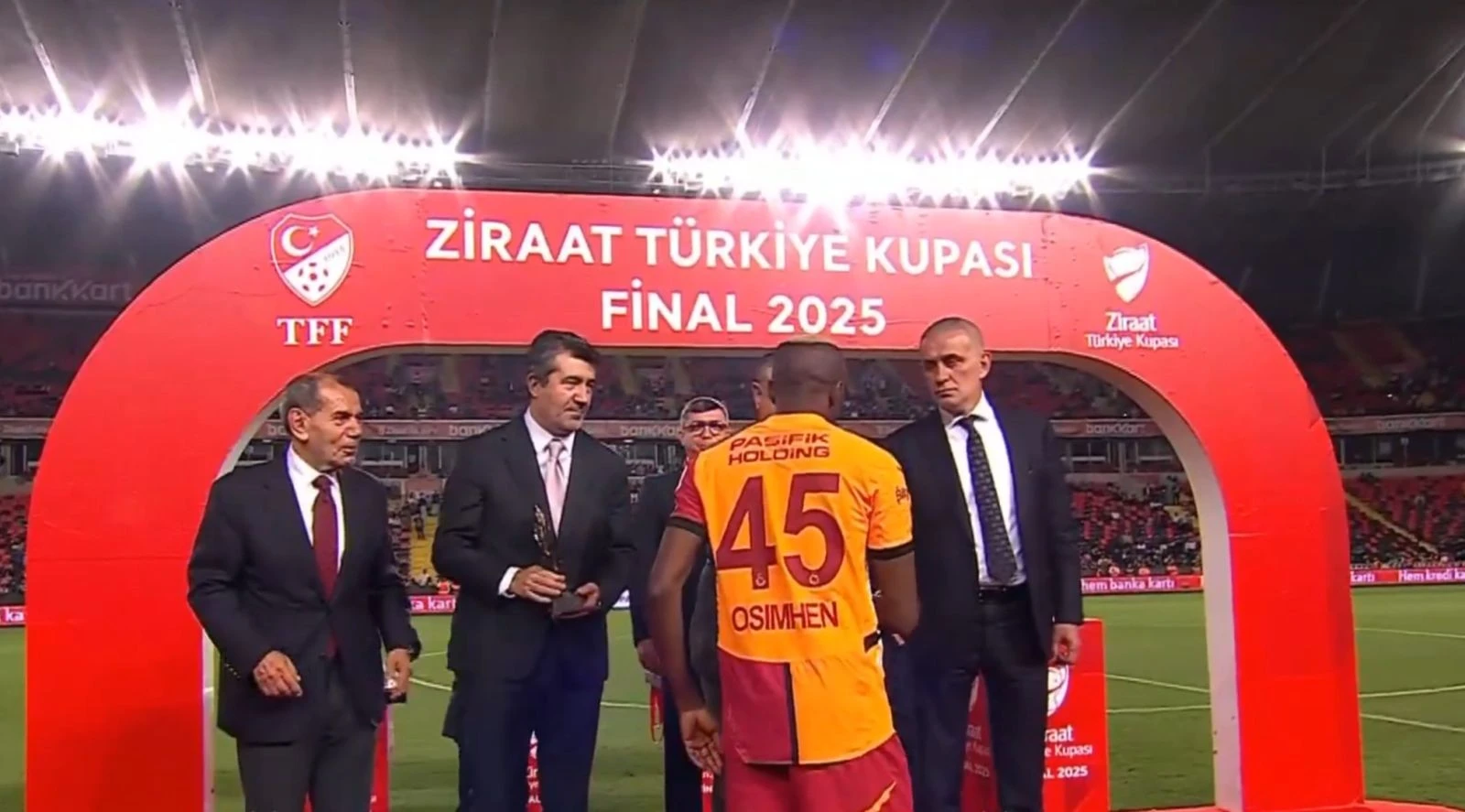 İbrahim Hacıosmanoğlu Kupayı Kendisi Verecek (3)