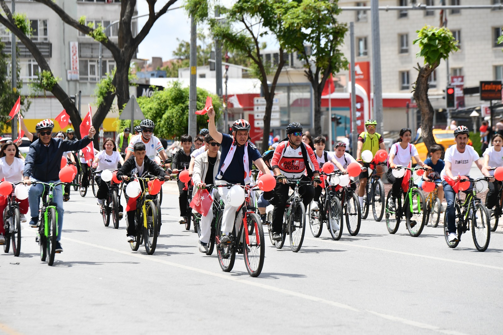 Mamak’ta 19 Mayıs’ın Gecesi Gençlik Konseriyle Taçlandı (5)