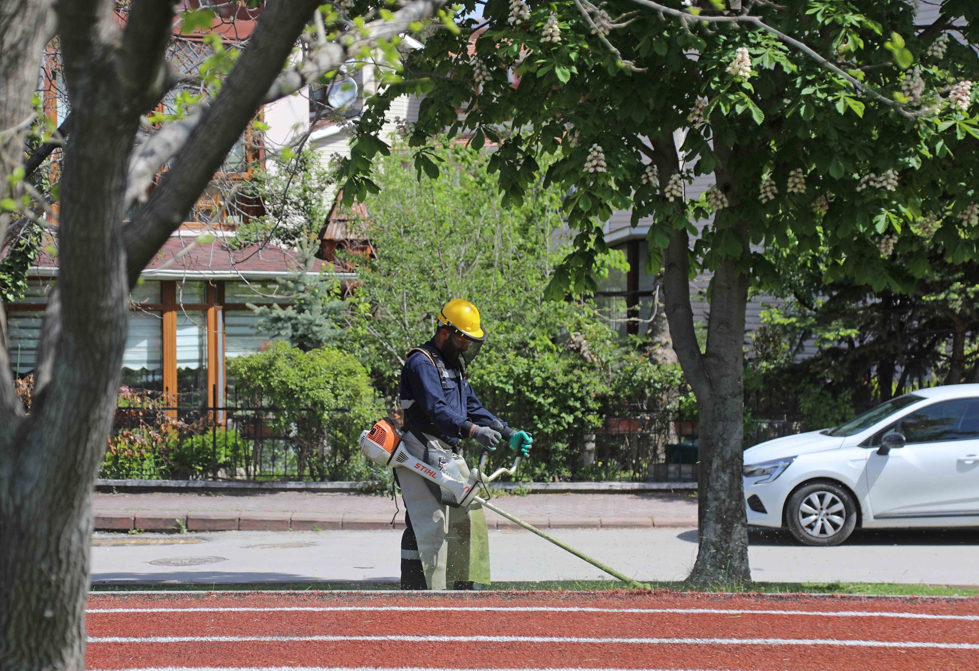 Park Bahçeler Muharrem Dalkılıç Parkı Çim Biçme (5)-1