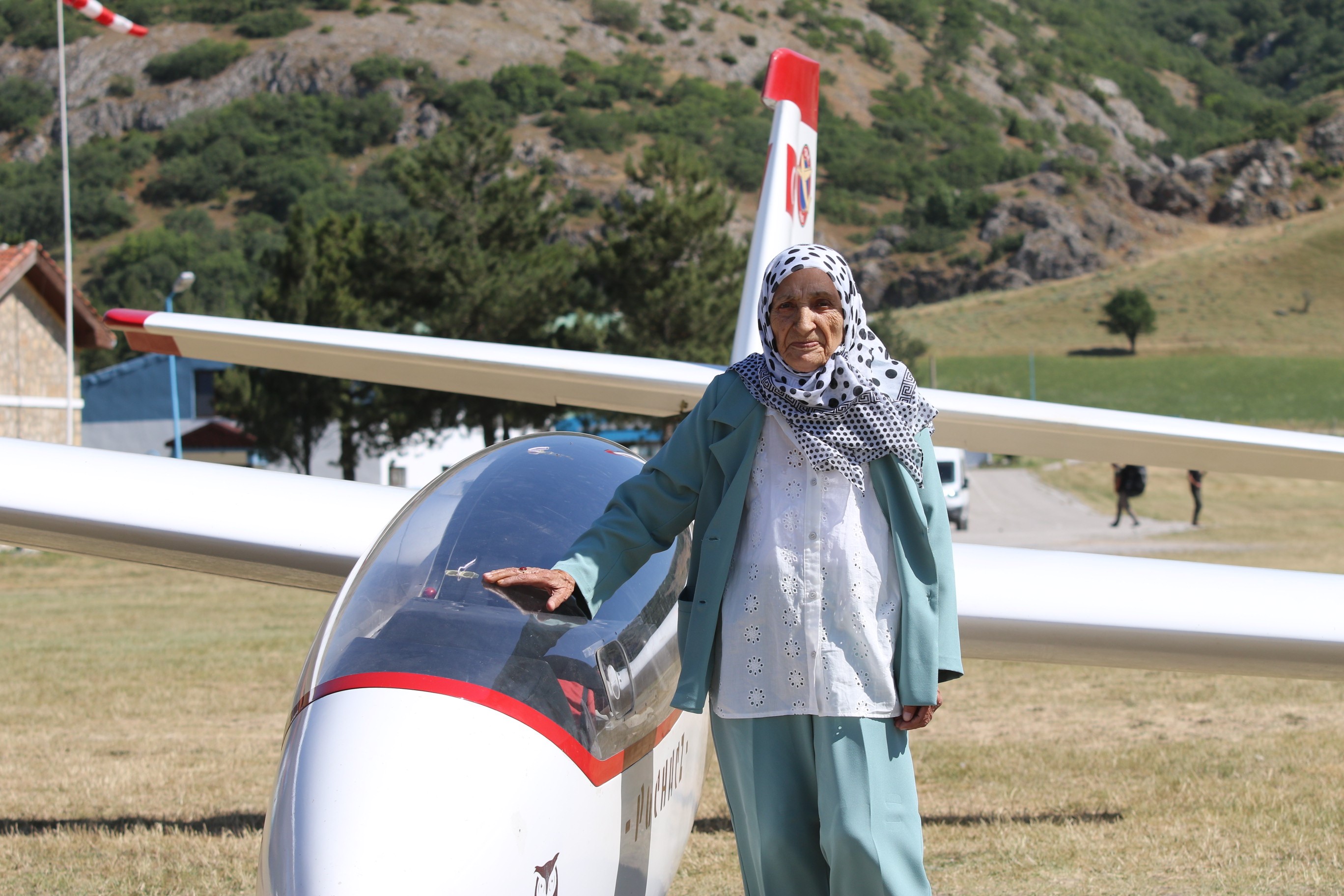 83 yaşındaki Mürüvvet Teyze'nin uçma hayali gerçek oldu - 3