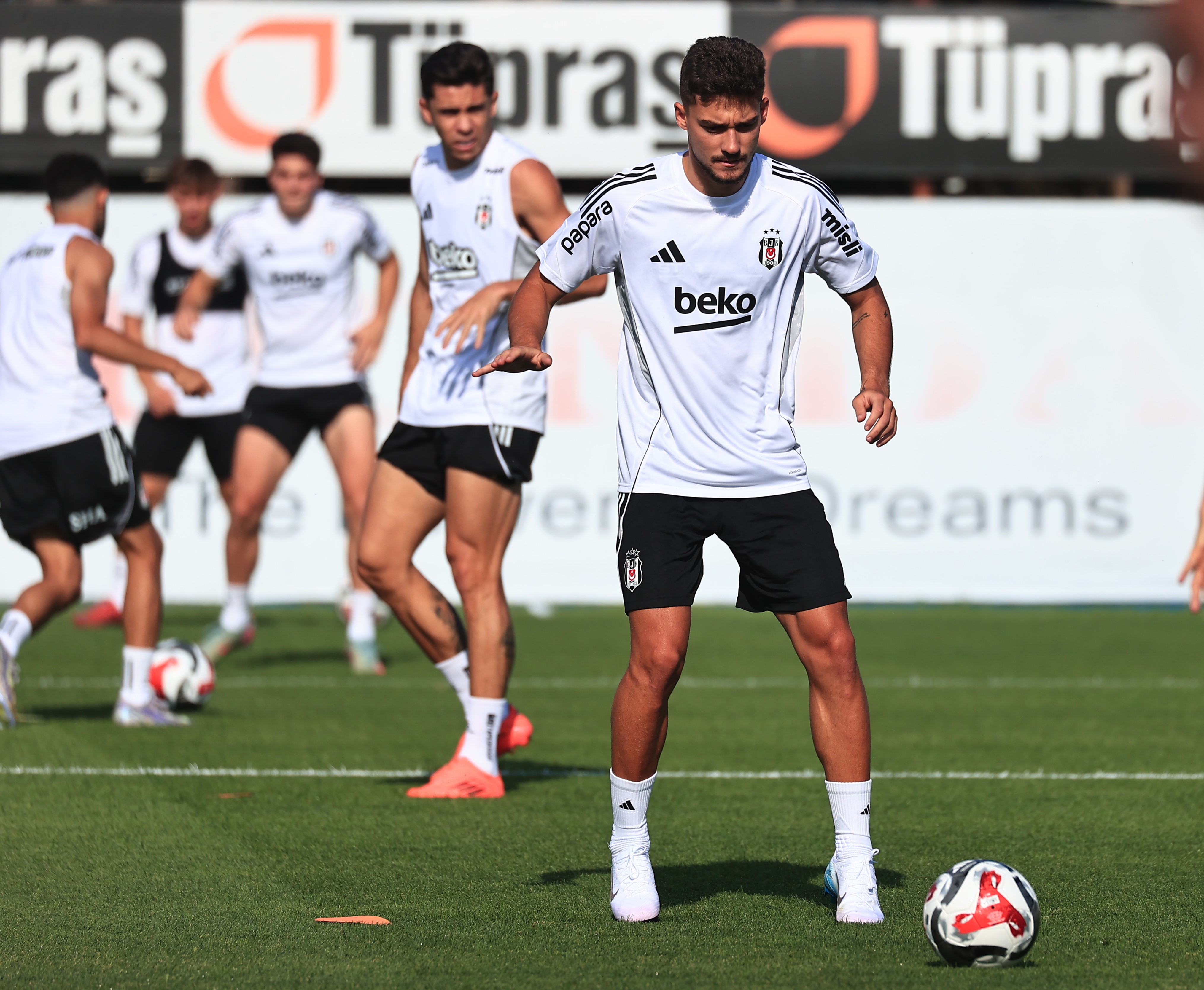 Beşiktaş, Yeni Sezon Hazırlıklarına Başladı (3)