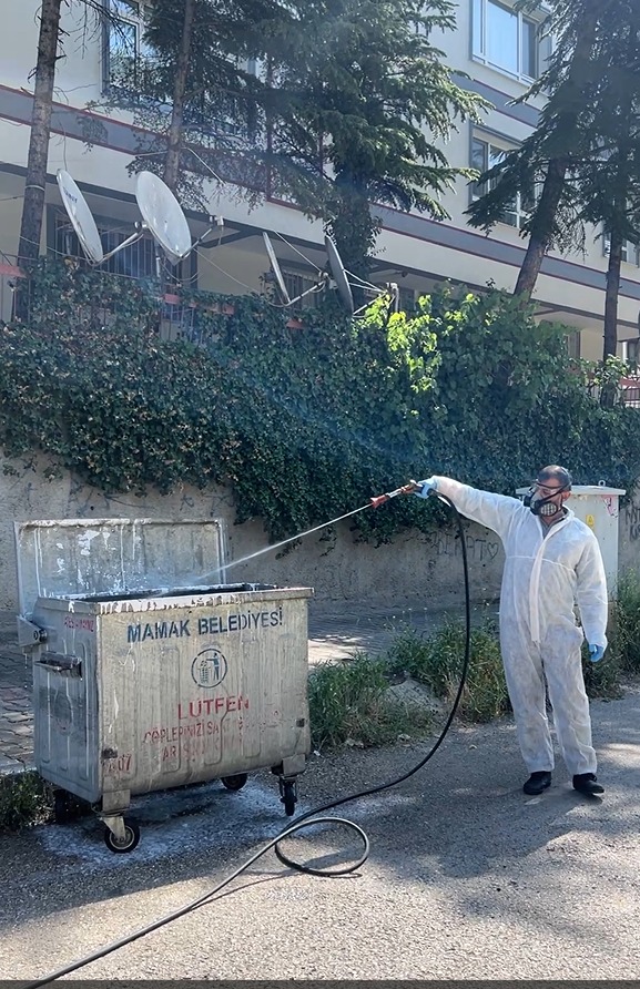 Çöp Konteynerleri Tek Tek İlaçlanıyor (4)