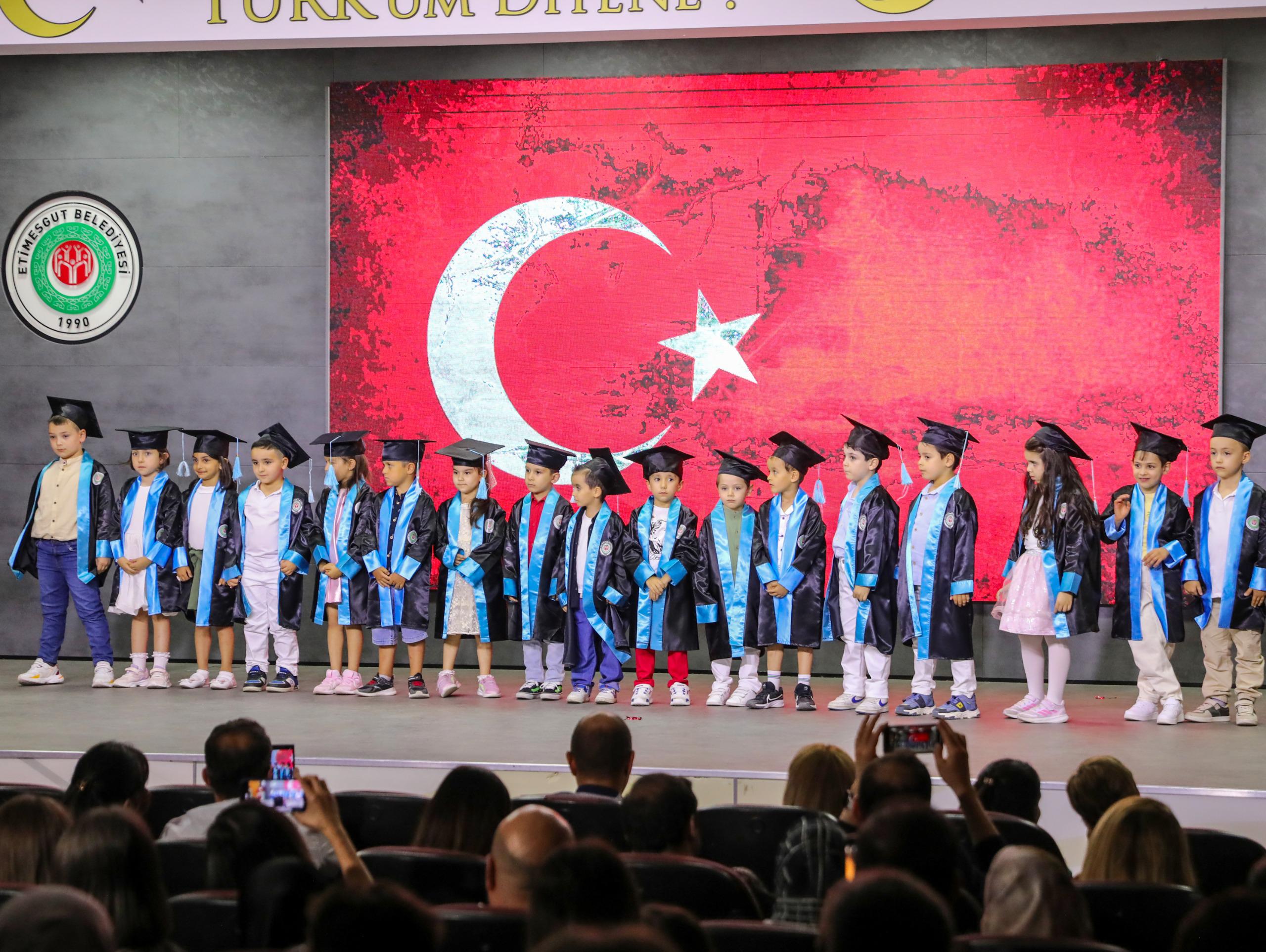 Eti̇mesgut Beledi̇yesi̇ Kreşleri̇ Mezuni̇yet Töreni̇ (11)