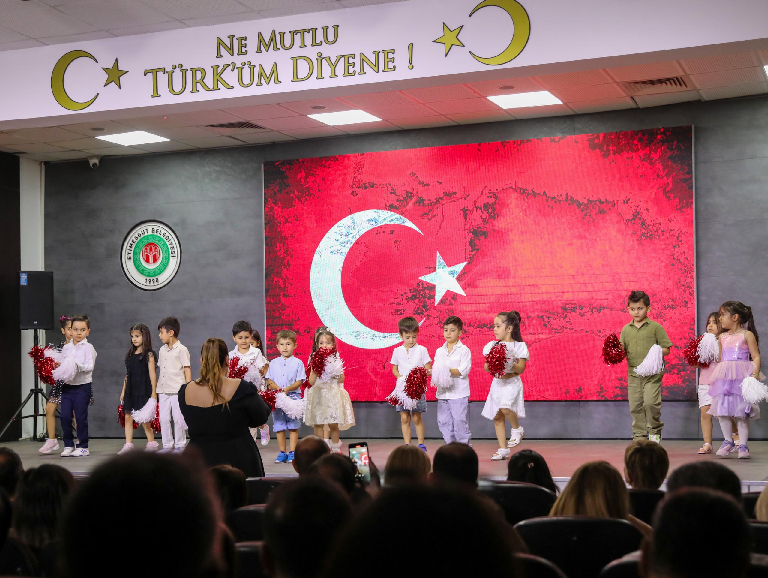 Eti̇mesgut Beledi̇yesi̇ Kreşleri̇ Mezuni̇yet Töreni̇ (3)