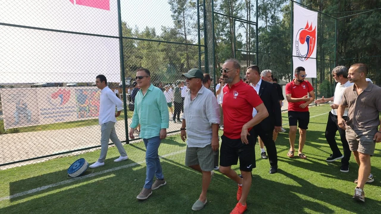 Köyceğiz’de Yapılan Yıldızlar Dostluk Maçı (2)