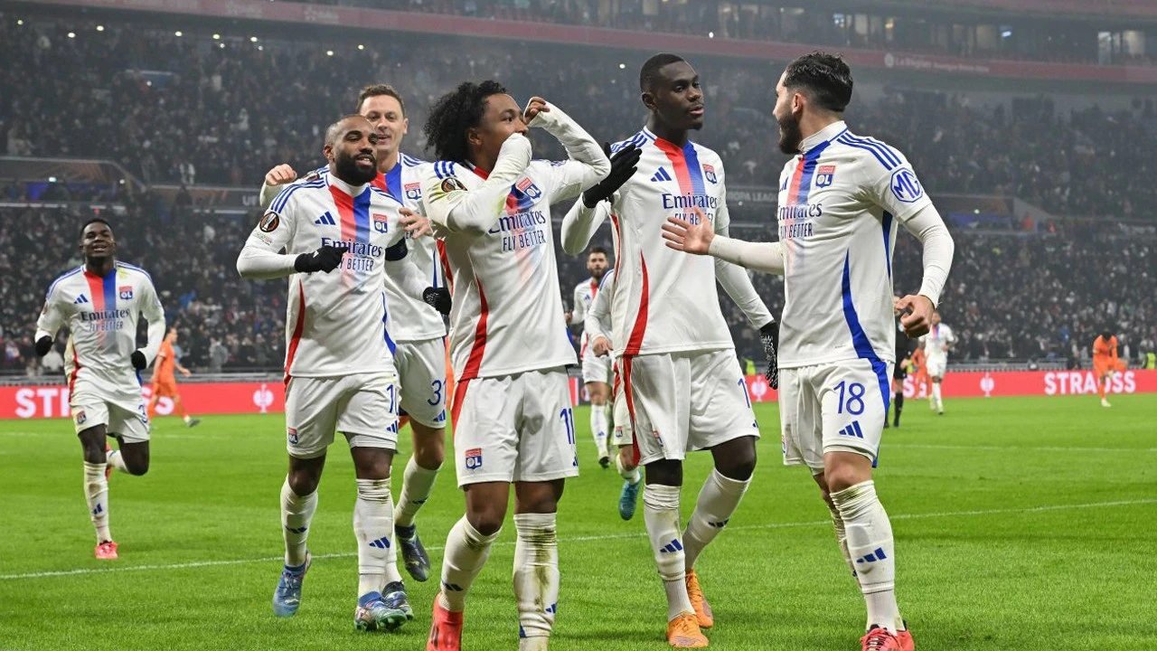Olympique Lyon (3)