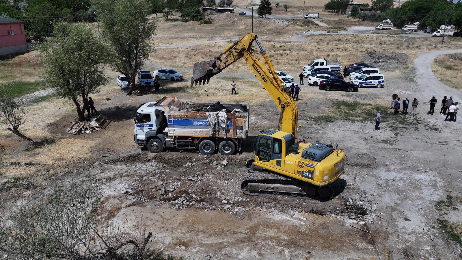 Sincan Kaçak Besiler Yıkıldı (3)