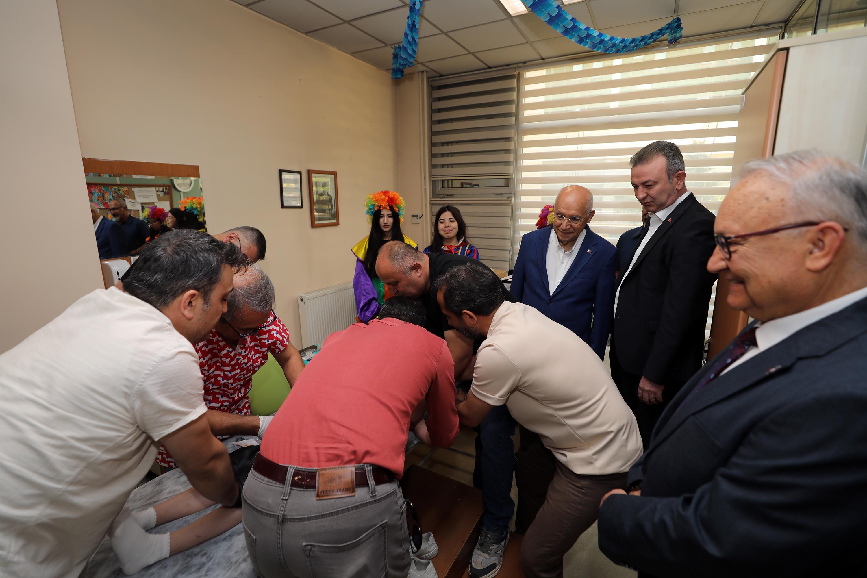 Yaşar, Minikleri Sünnet Merasiminde Yalnız Bırakmadı (2)