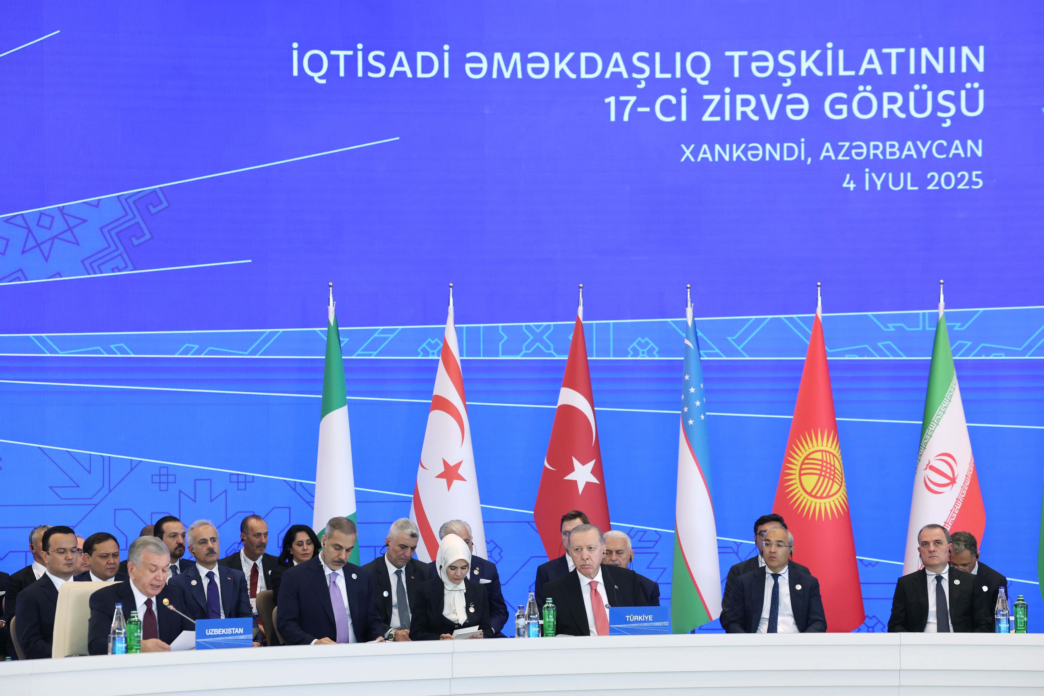 rteazrietA W490500 02