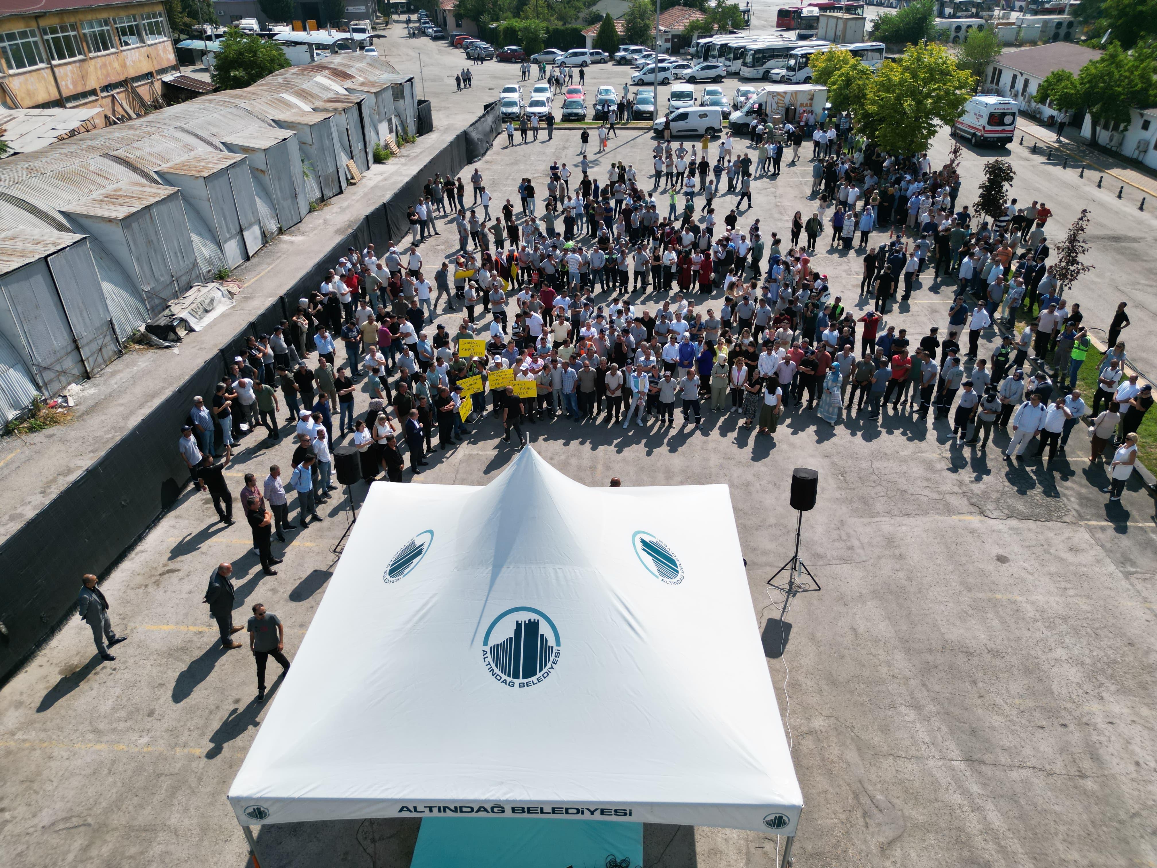 Başkan Ti̇ryaki̇’den Altindağli İşçi̇lere Müjde (16)