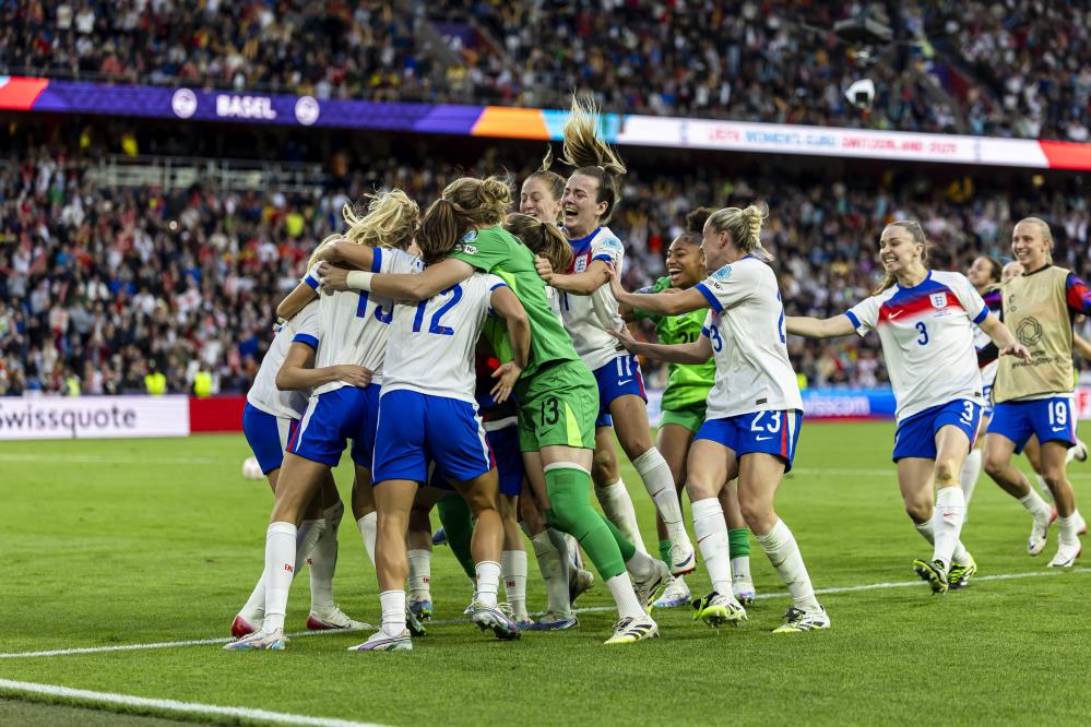 Kadınlar Ingiltere 2