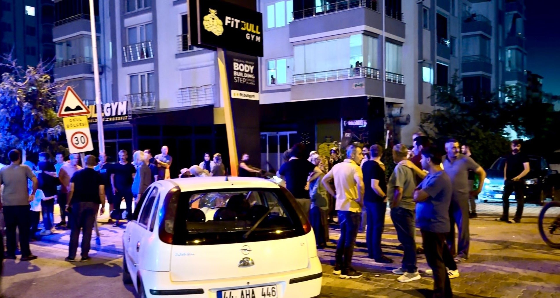 Malatya'da Iki Otomobil Çarpıştı (2)