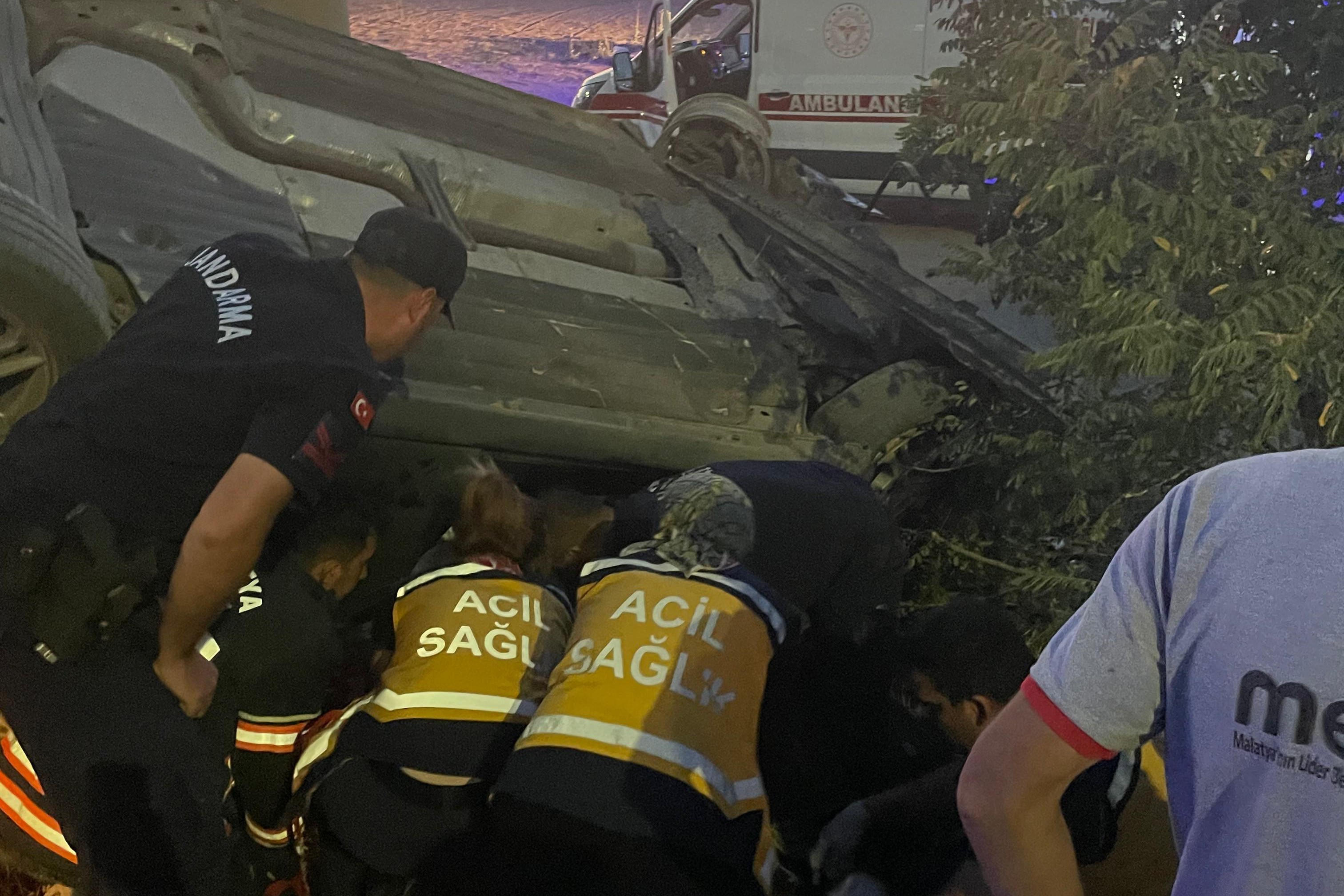 Malatya'da Kamyon Ile Otomobil Çarpıştı (2)