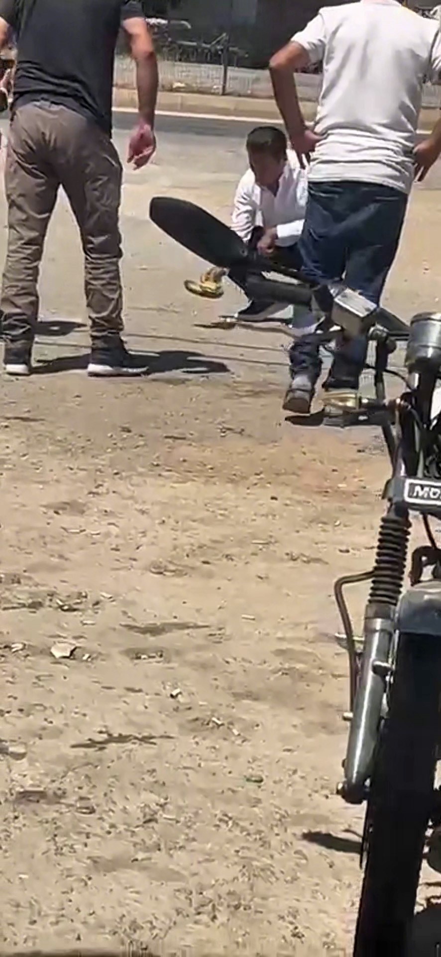 Sarıgül’ün Asfaltta Yumurta Videosu Gündem Oldu (4)