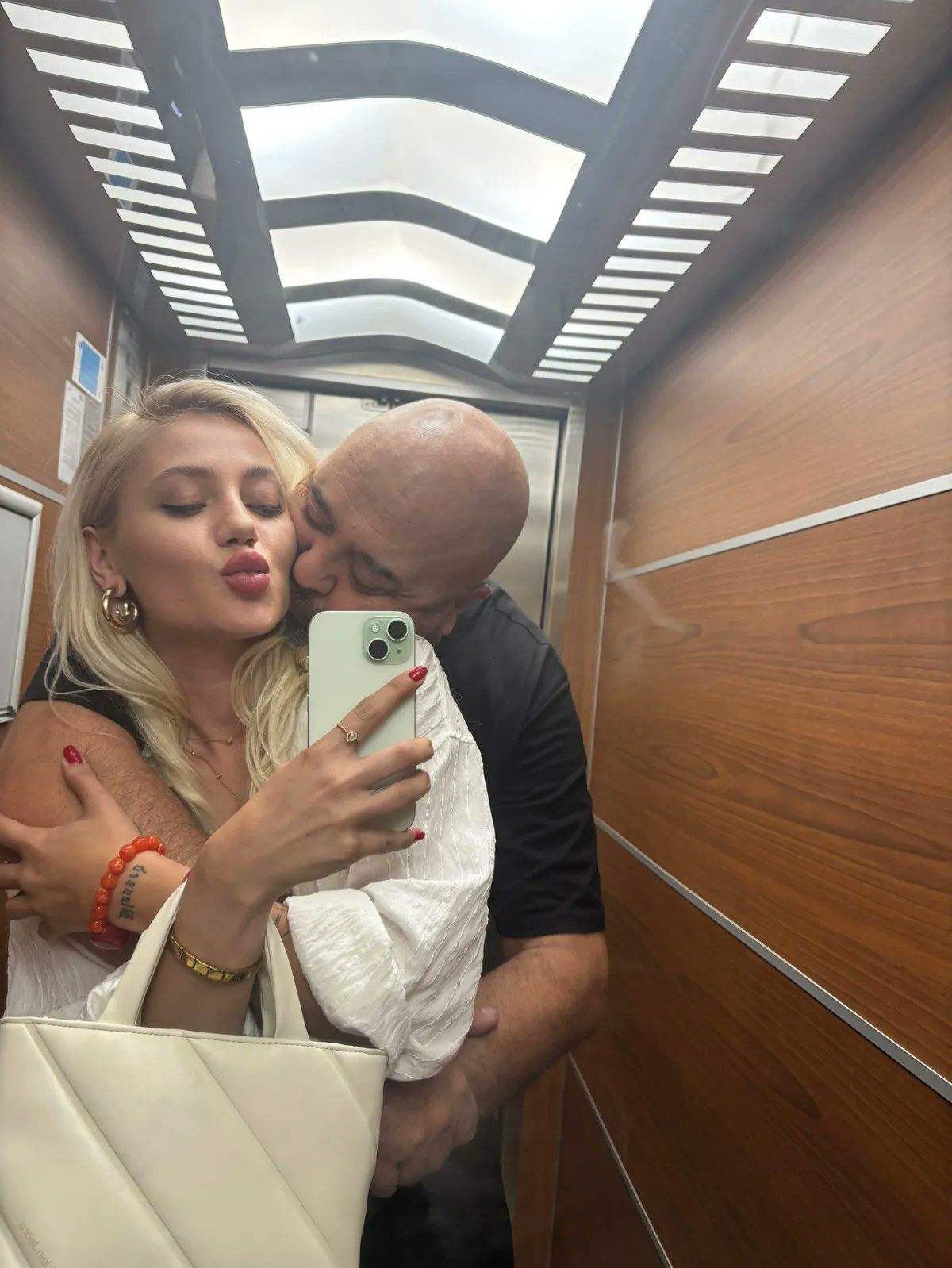 Somer Sivrioğlu Ve Tilbe Uslu (2)