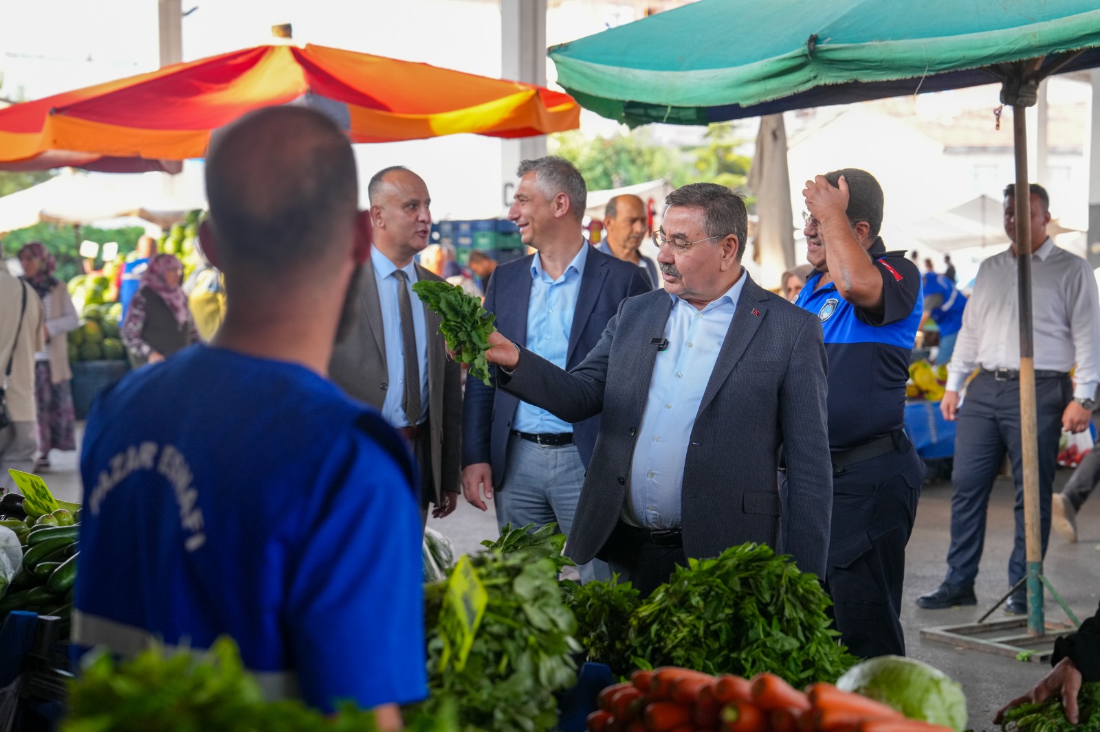 Yakup Odabaşı, Semt Pazarında (4)