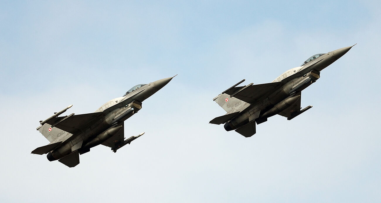 ABD’de F-16 düştü: Pilot fırlatma koltuğuyla kurtuldu