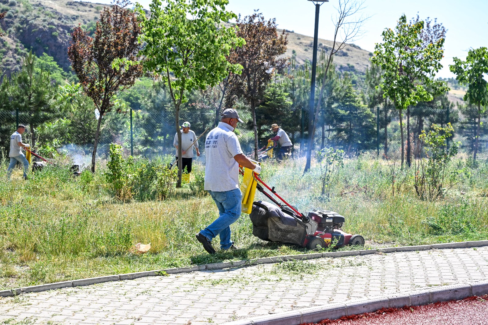 Altindağ'da Parklar Çi̇çek Gi̇bi̇ (5)