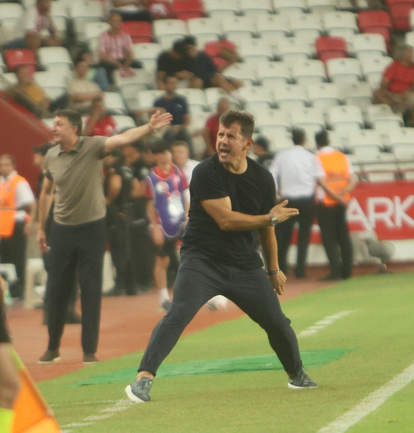 Antalyaspor Teknik Direktörü Emre Belözoğlu (2)