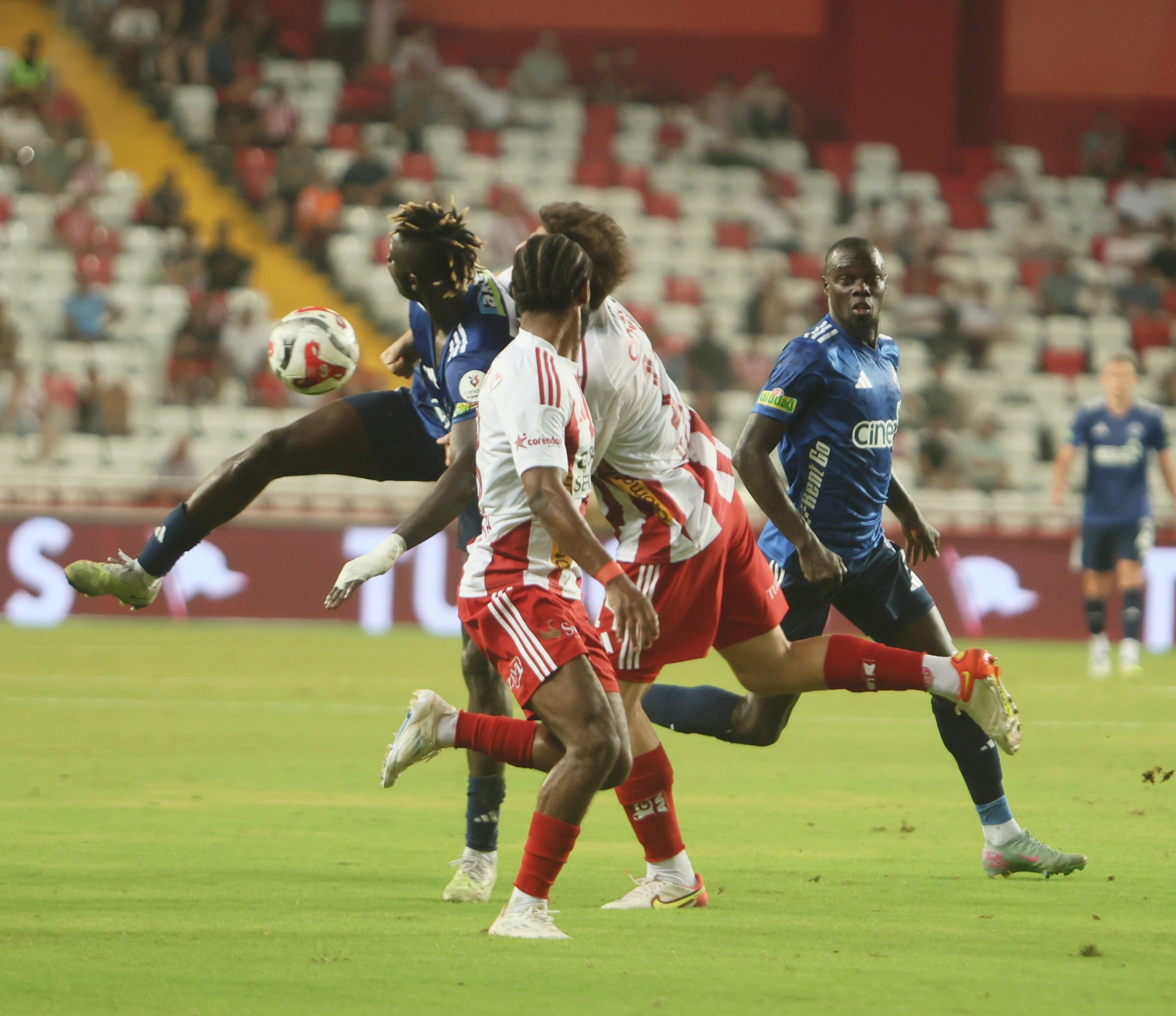 Antalyaspor Teknik Direktörü Emre Belözoğlu (4)