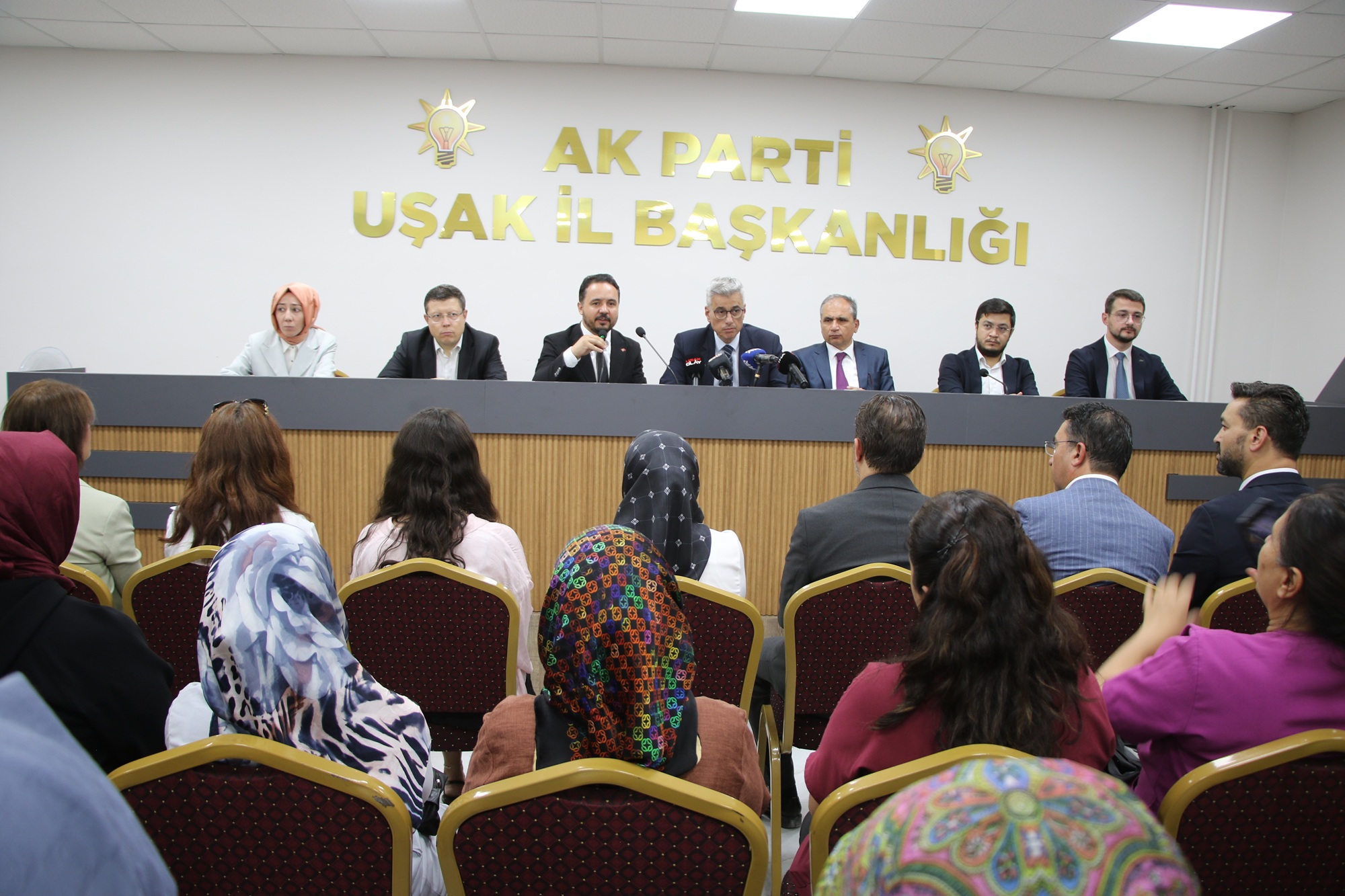 Bakan Memişoğlu, Uşak (1)