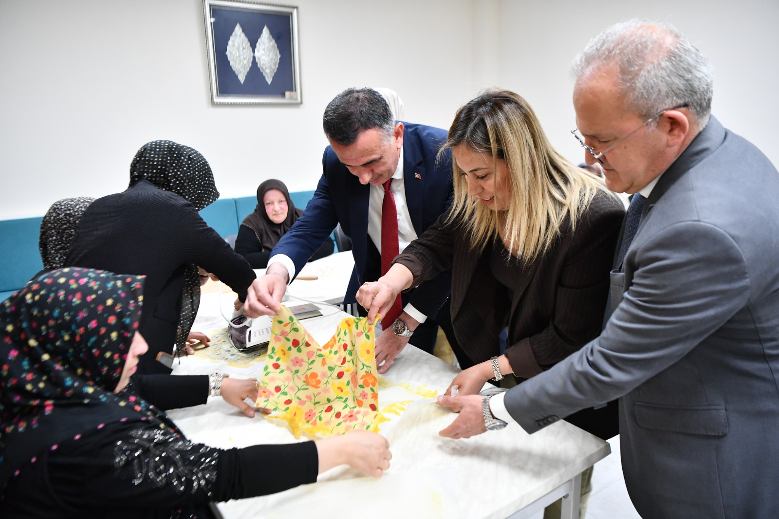 Balmumlu Kumaş Atölyesi Türkiye’ye Örnek (1)