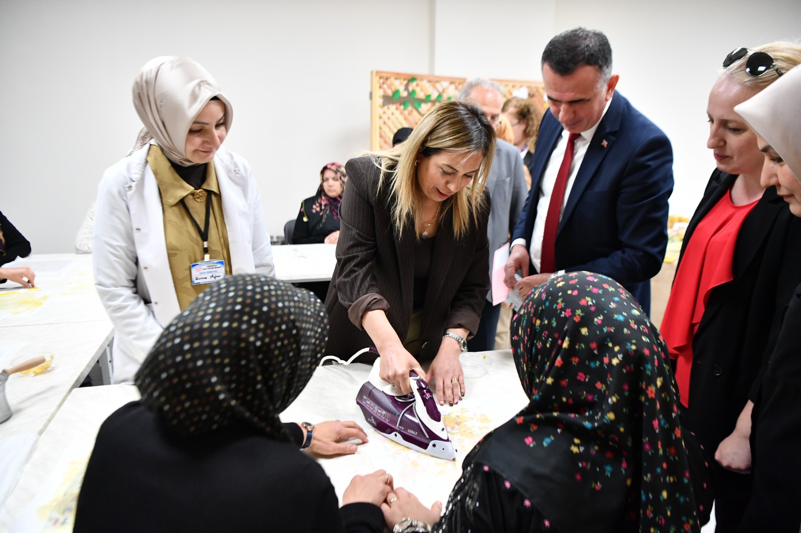 Balmumlu Kumaş Atölyesi Türkiye’ye Örnek (2)