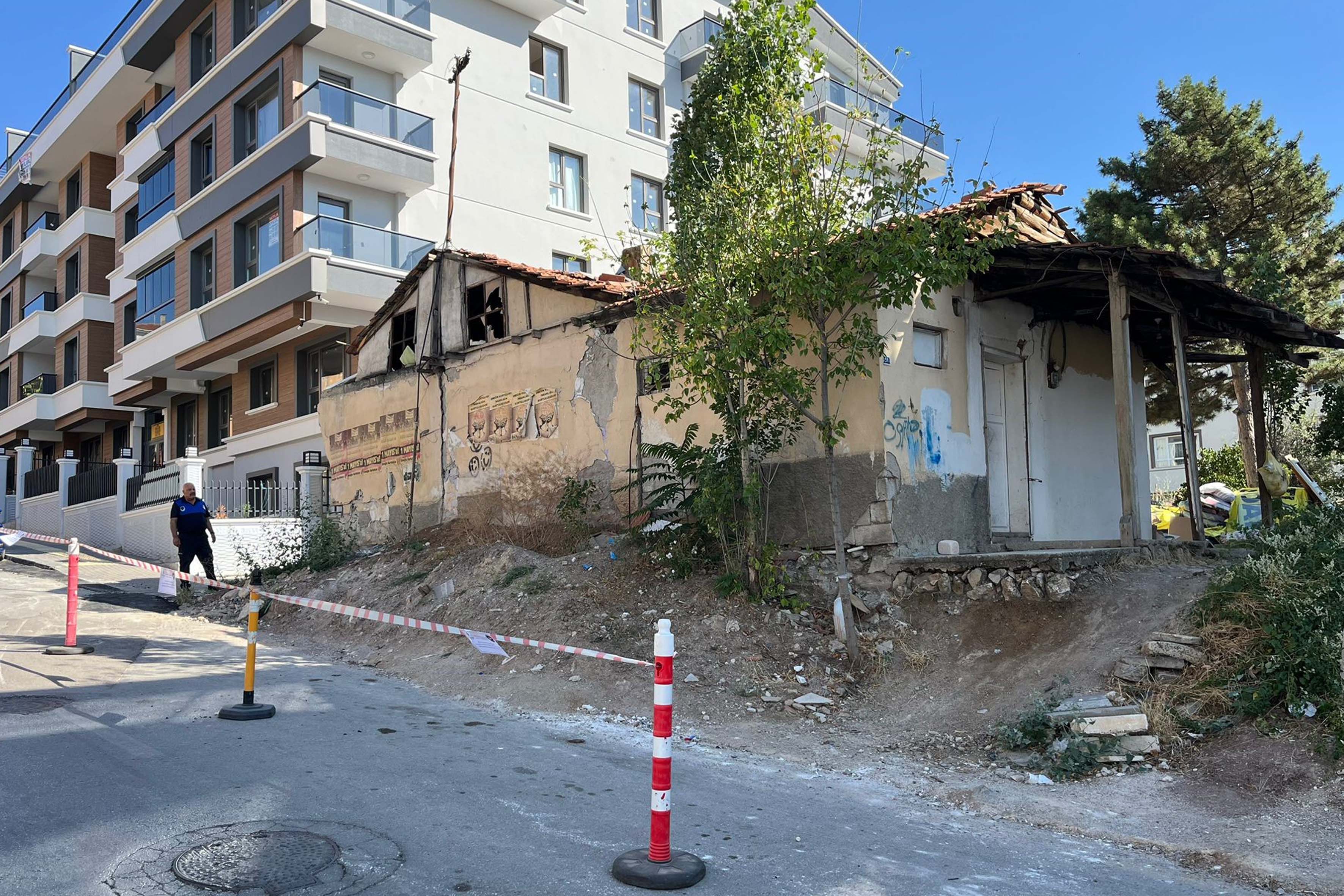 Çankaya’da Tehlikeli Yapıların Yıkımı (2)